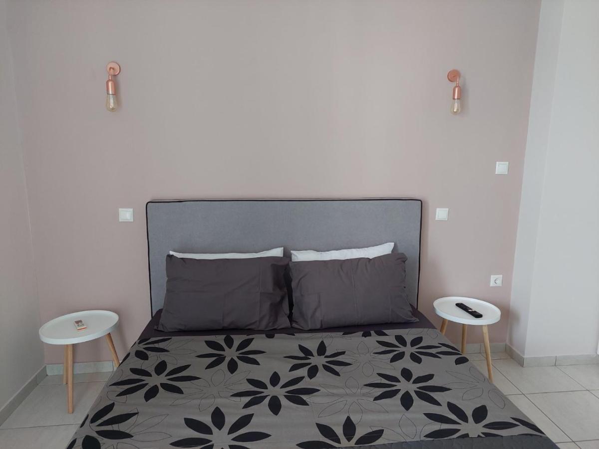 One-Bedroom Apartment - Photo 4