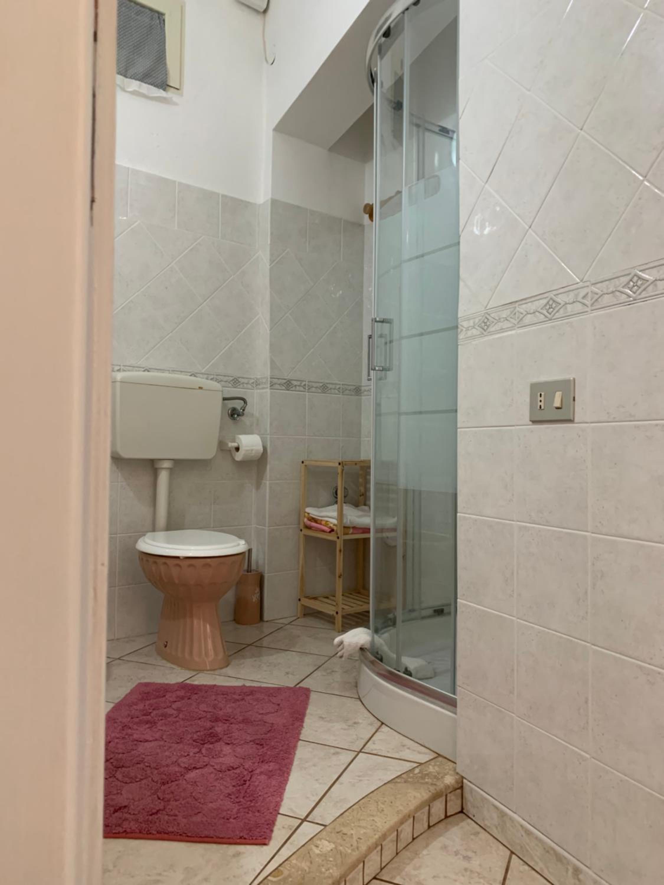 Two-Bedroom House - Photo 23