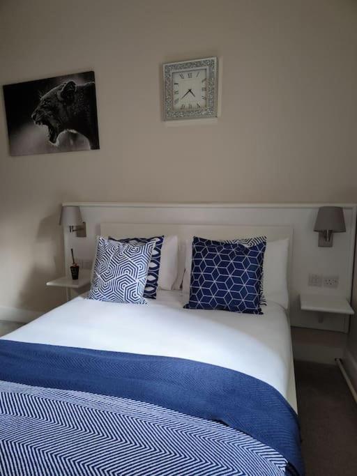 Standard Queen Room photo 1