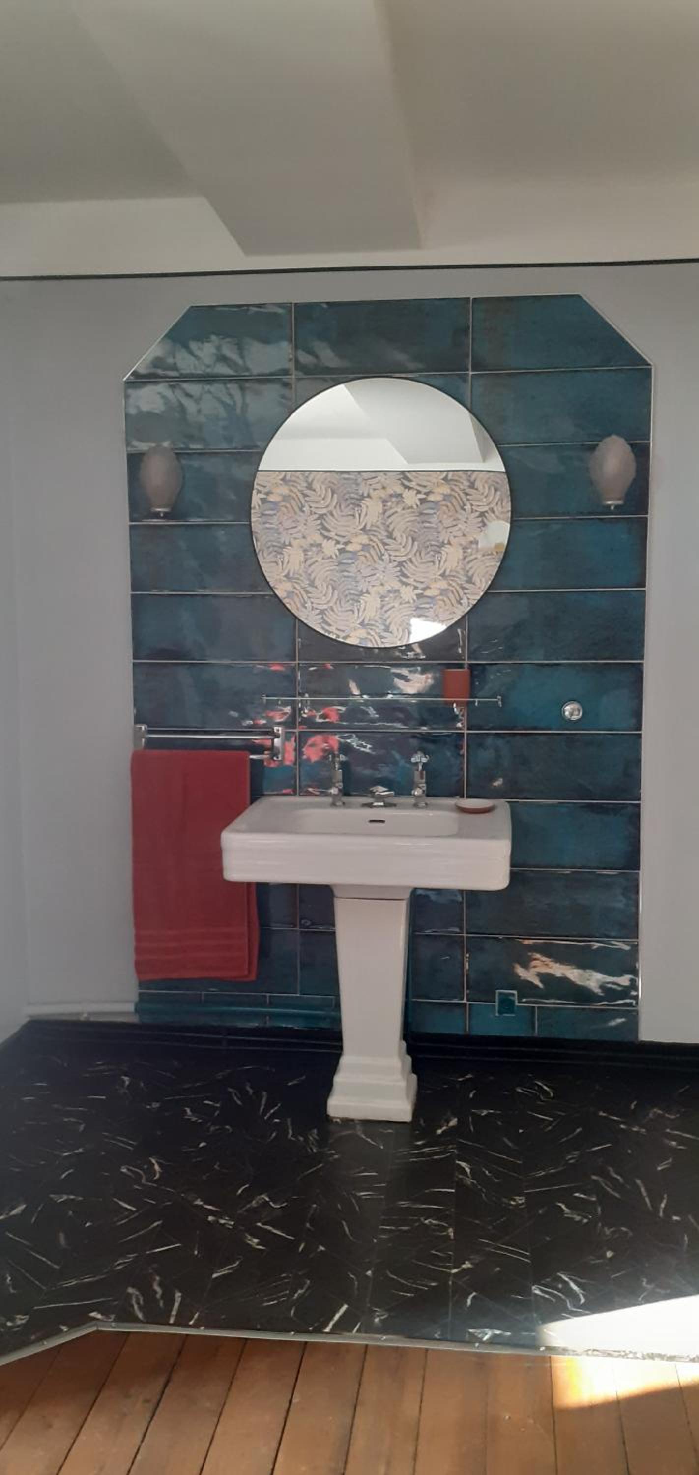 Double Room with Private Bathroom - Photo 10