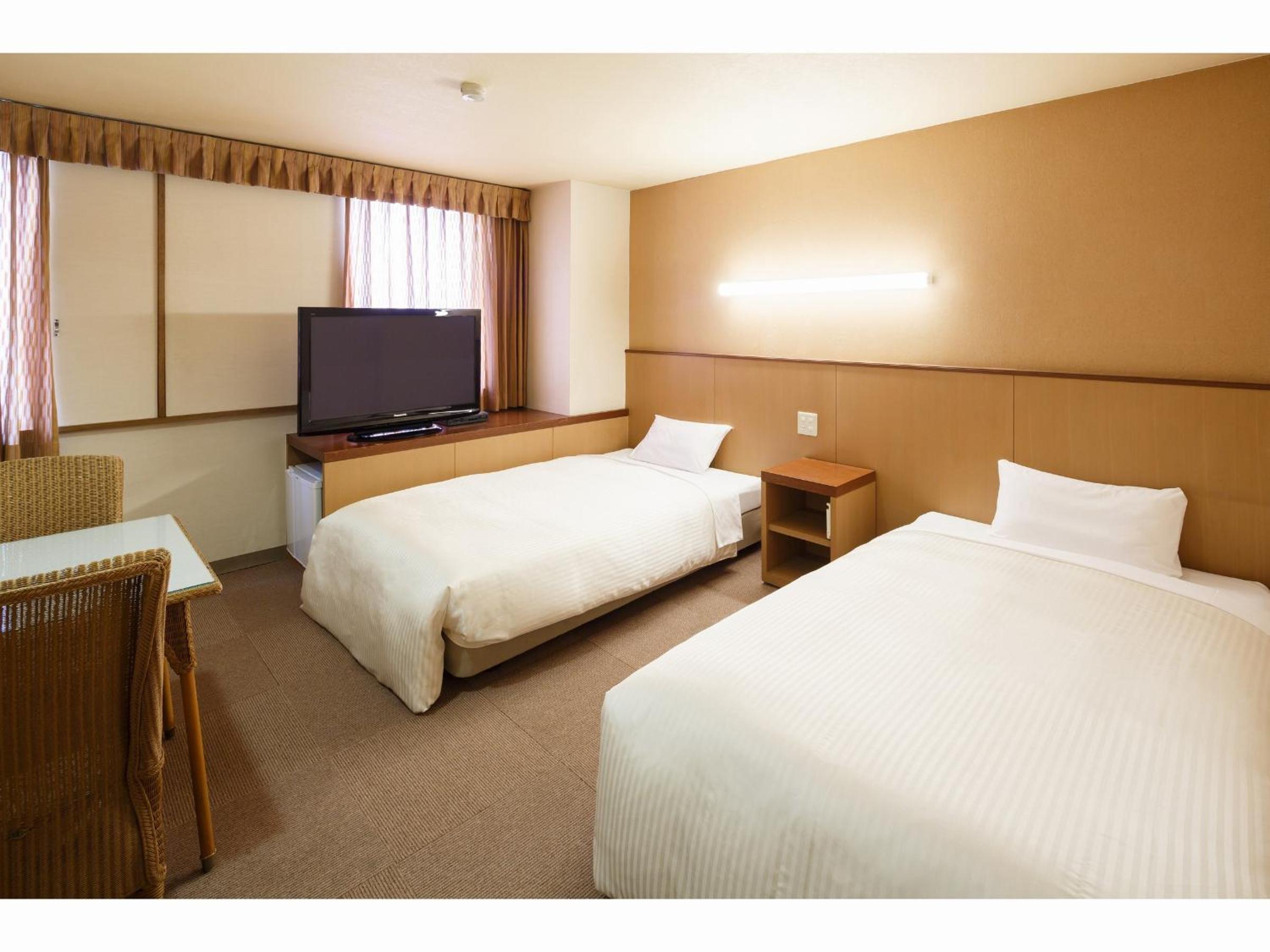 Twin Room - Smoking photo 1