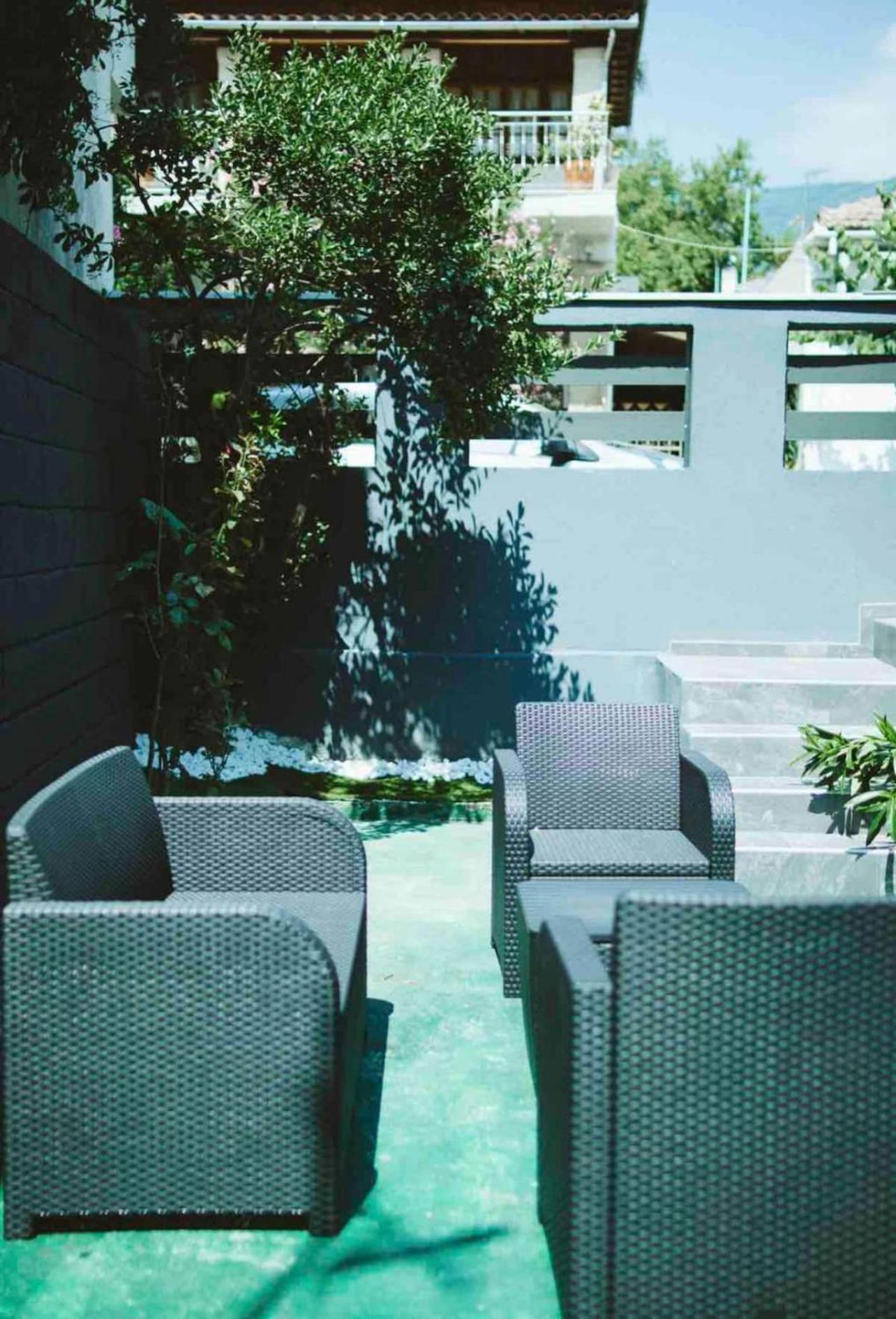 One-Bedroom House - Photo 10
