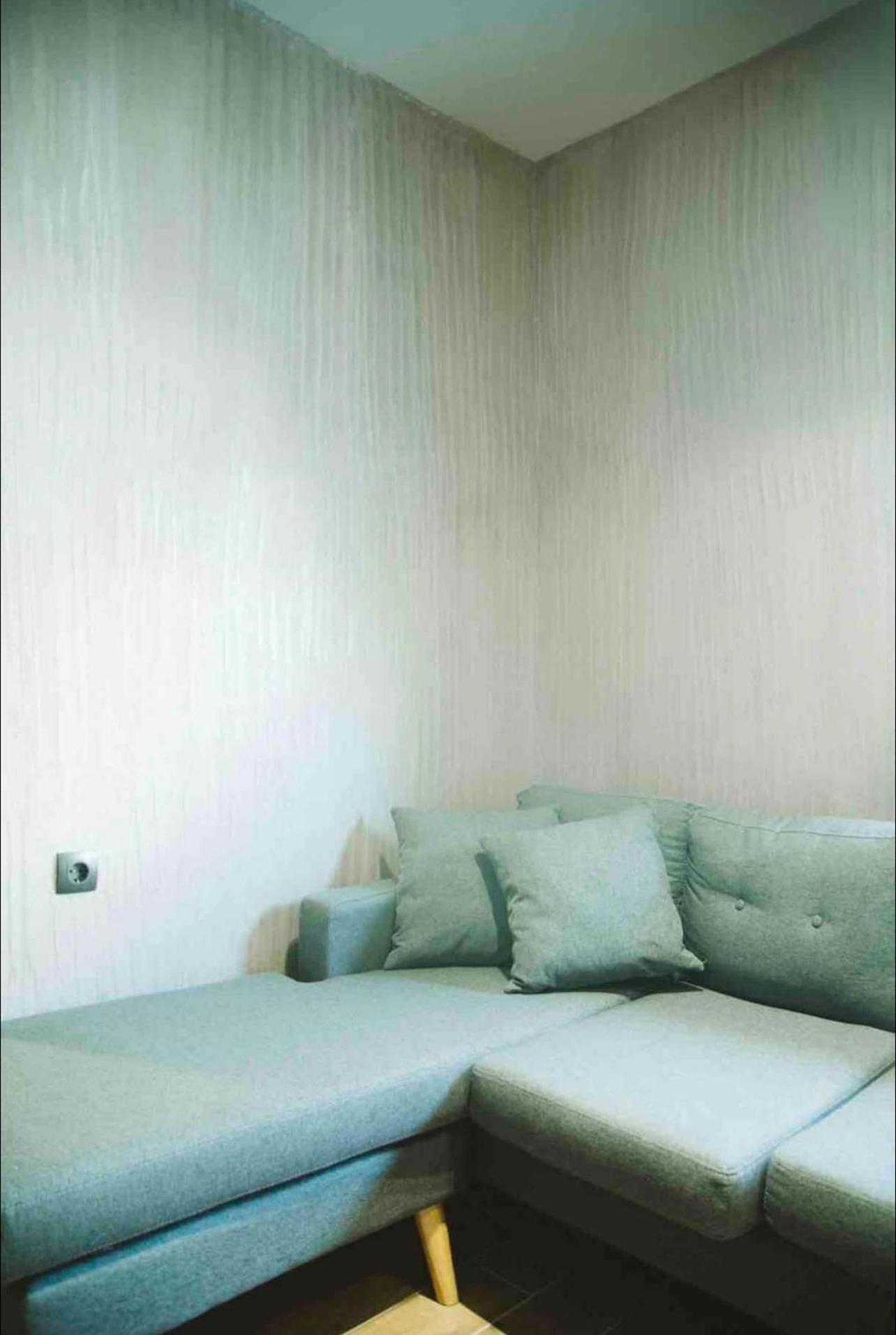 Two-Bedroom House - Photo 9