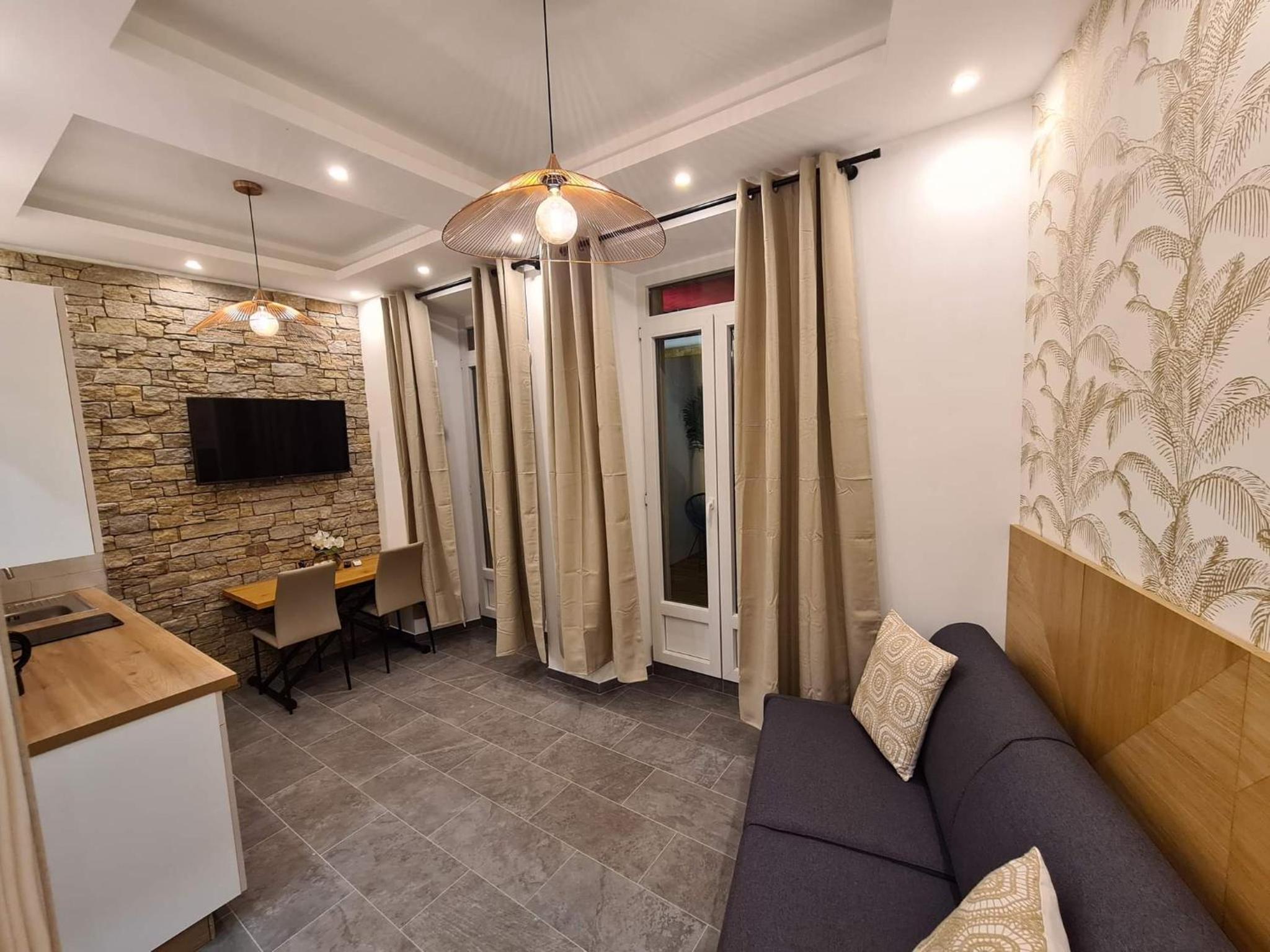 Studio Apartment photo 3