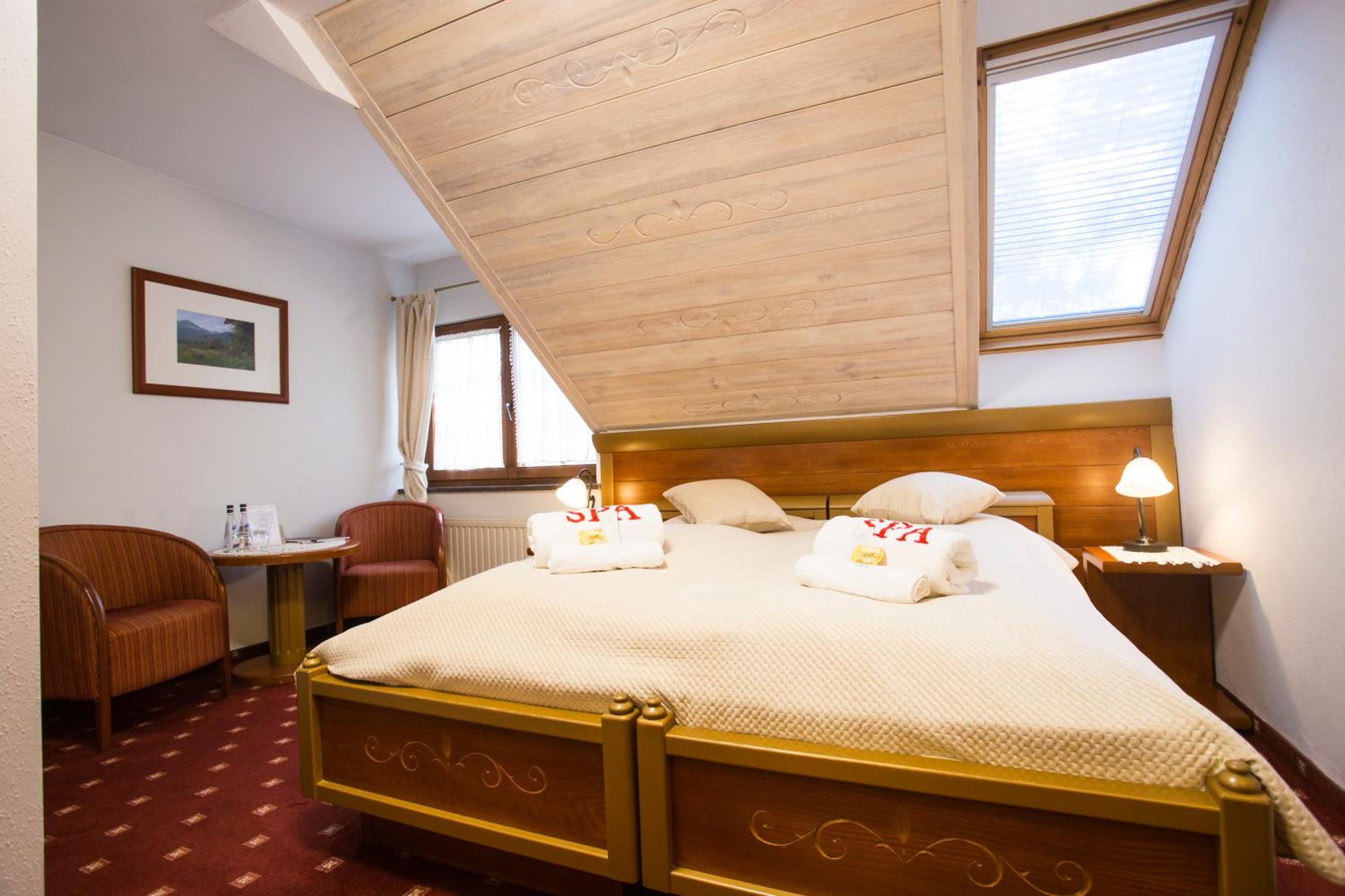 Standard Double Room - Photo 6