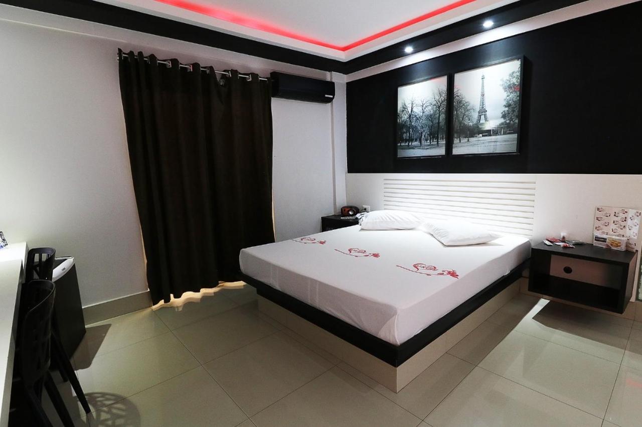 Deluxe Queen Room - Photo 6