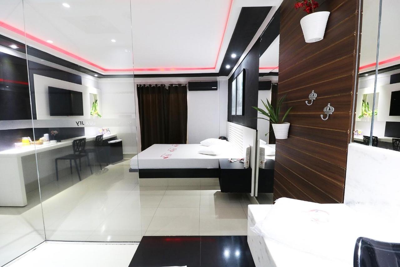 Deluxe Queen Room - Photo 2