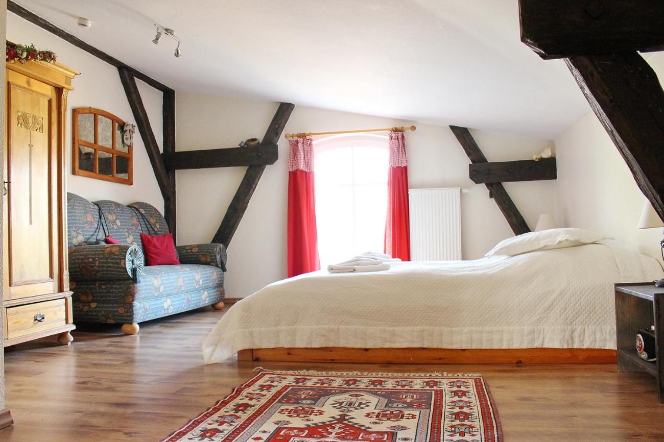 Three-Bedroom House photo 3