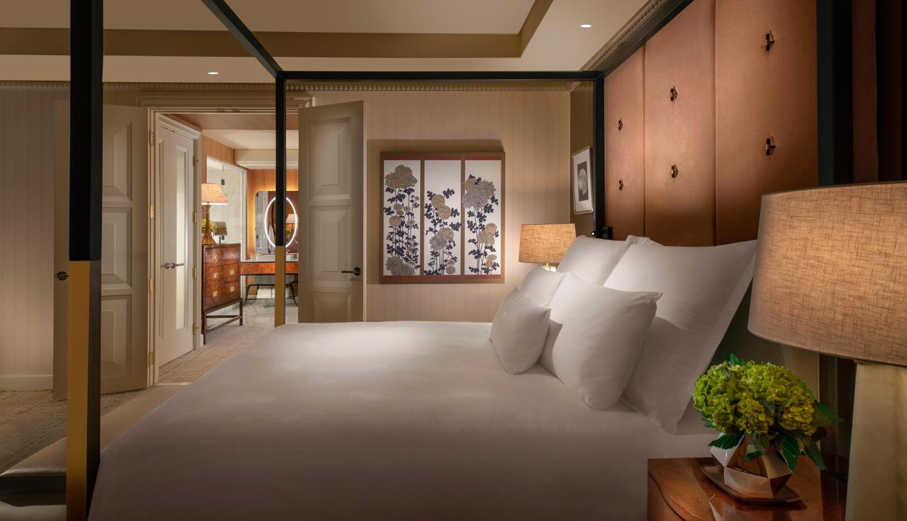 Wynn Tower Suite Salon - Photo 2