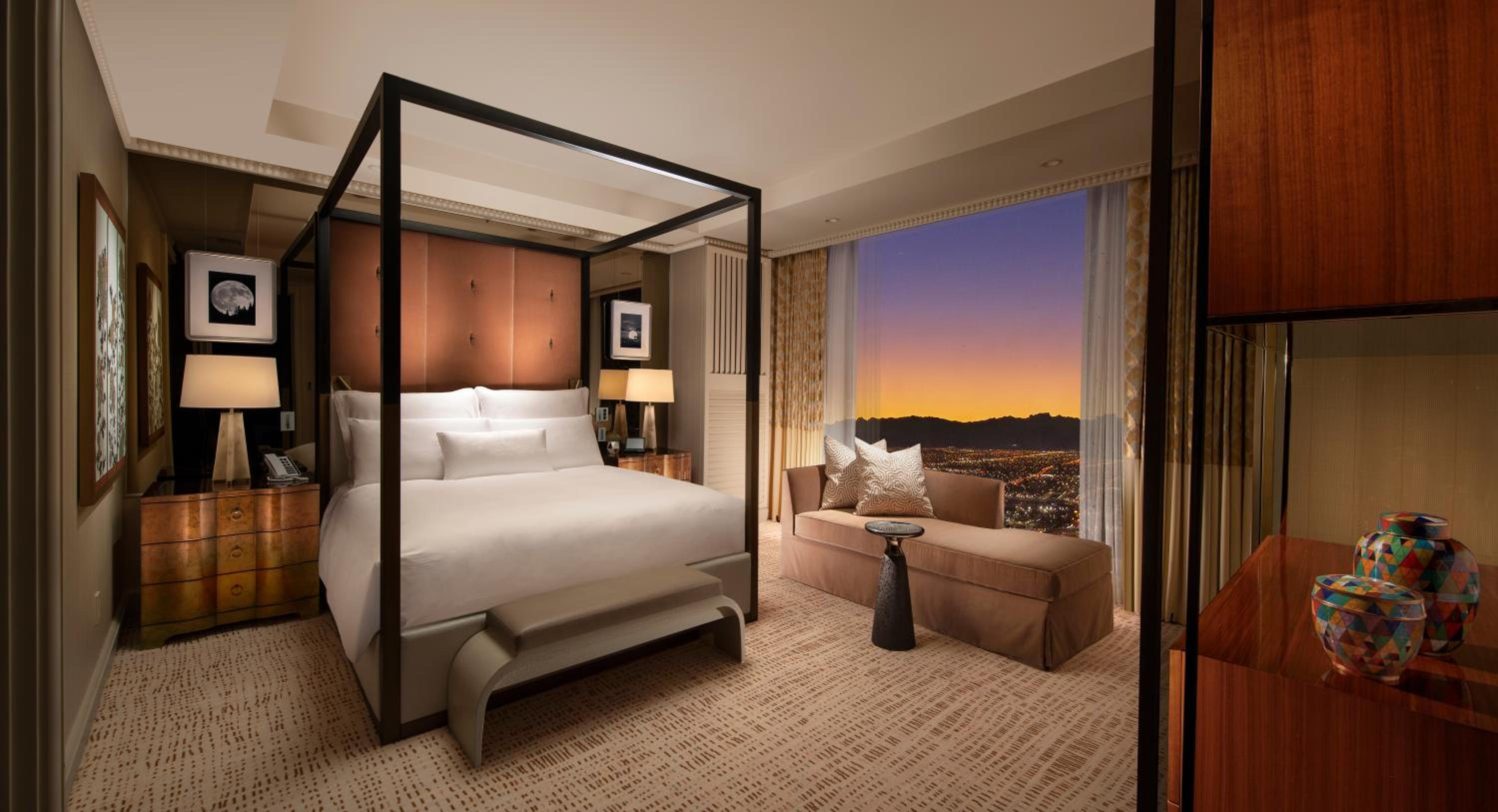Wynn Tower Suite Salon - Photo 6