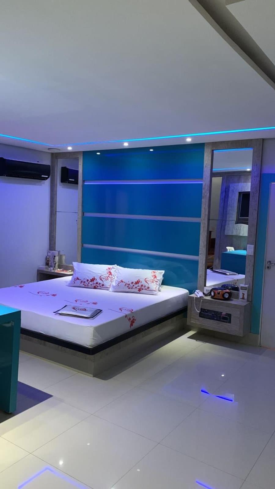 Double Room with Spa Bath - Photo 19