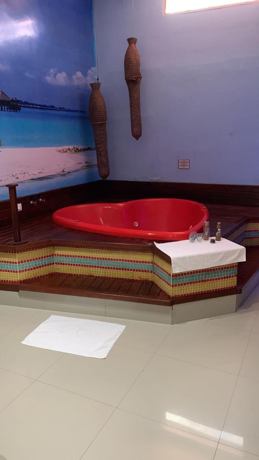 Double Room with Spa Bath - Photo 17
