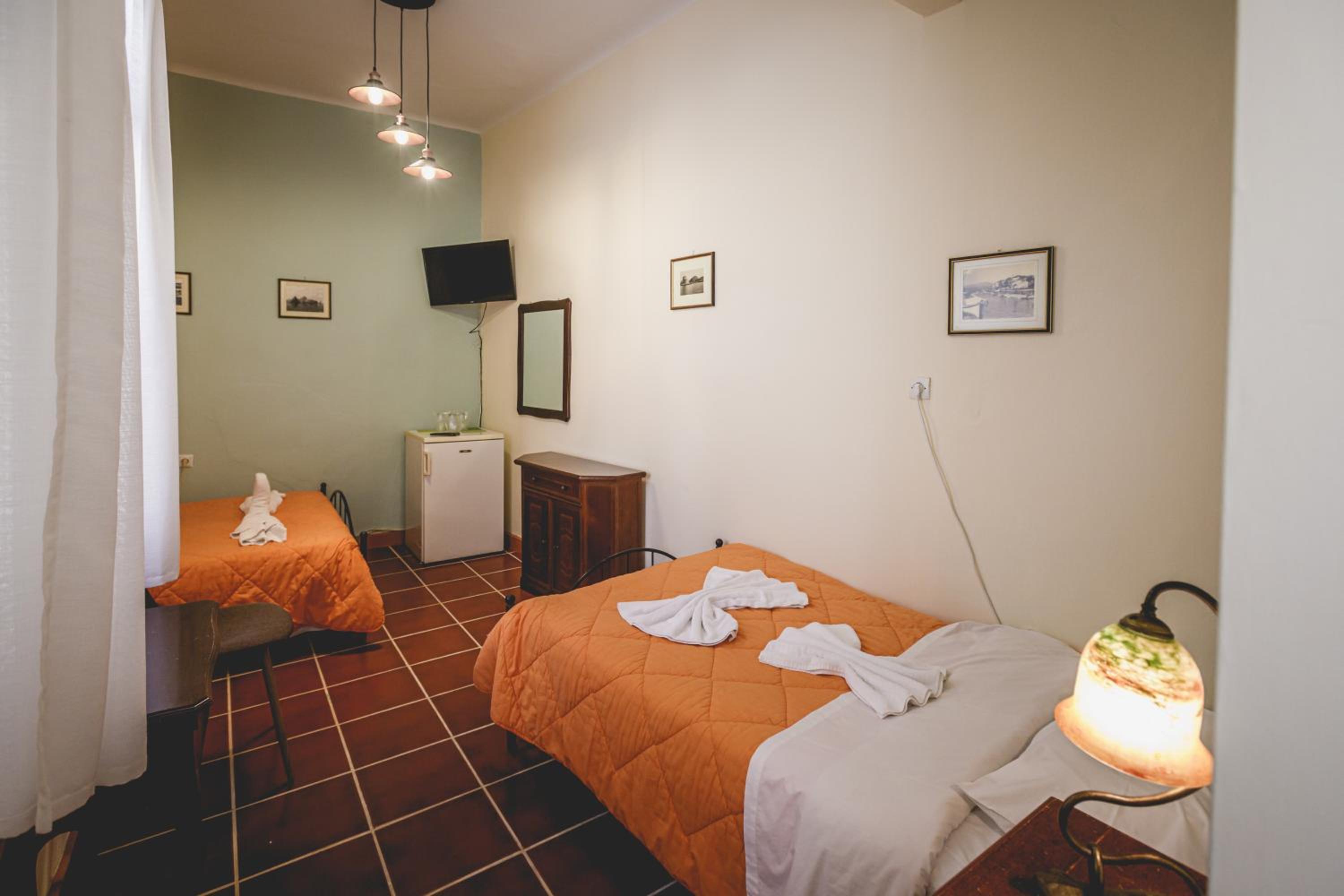 Standard Double Room - Building D - Photo 13