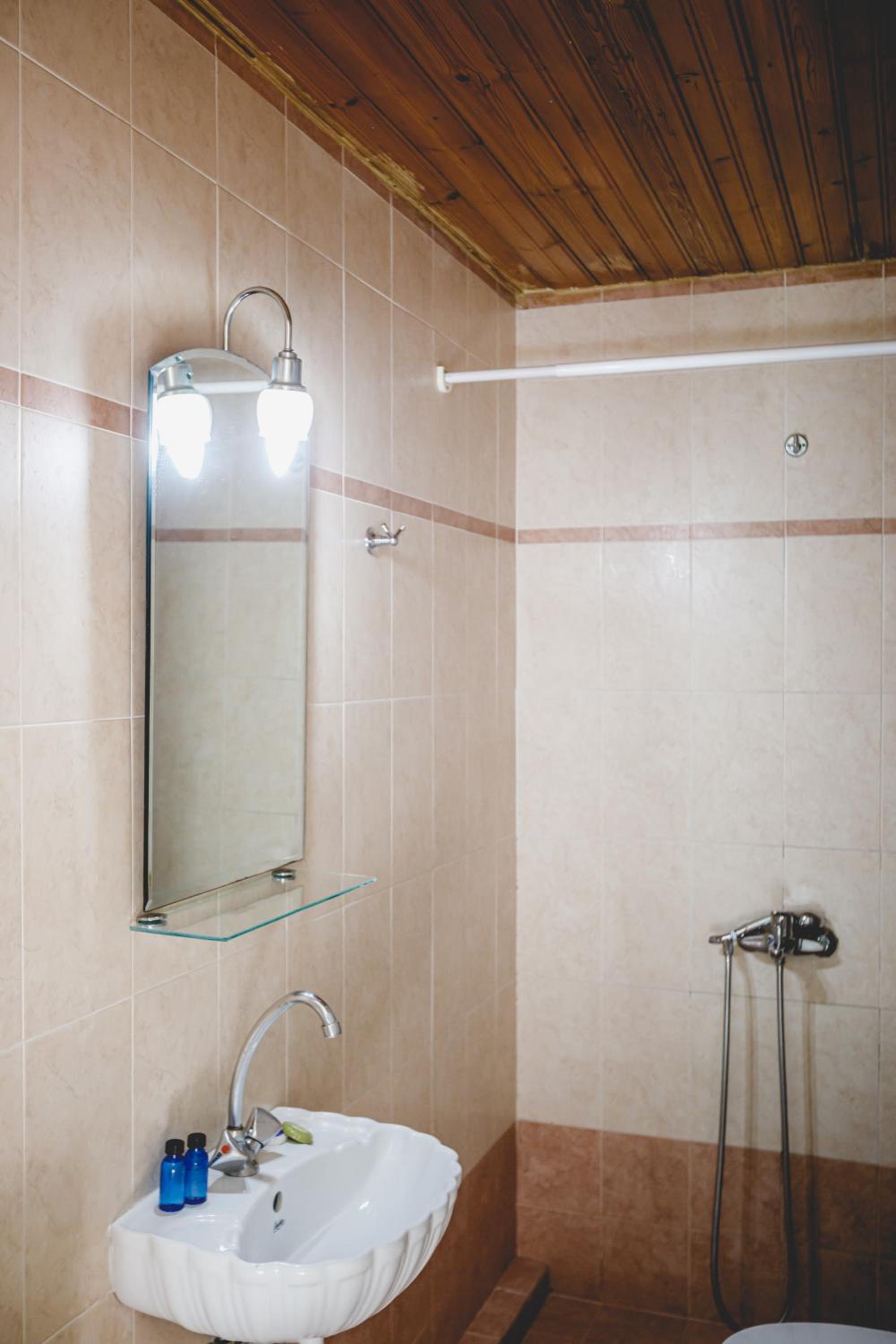Standard Double Room - Building D - Photo 12