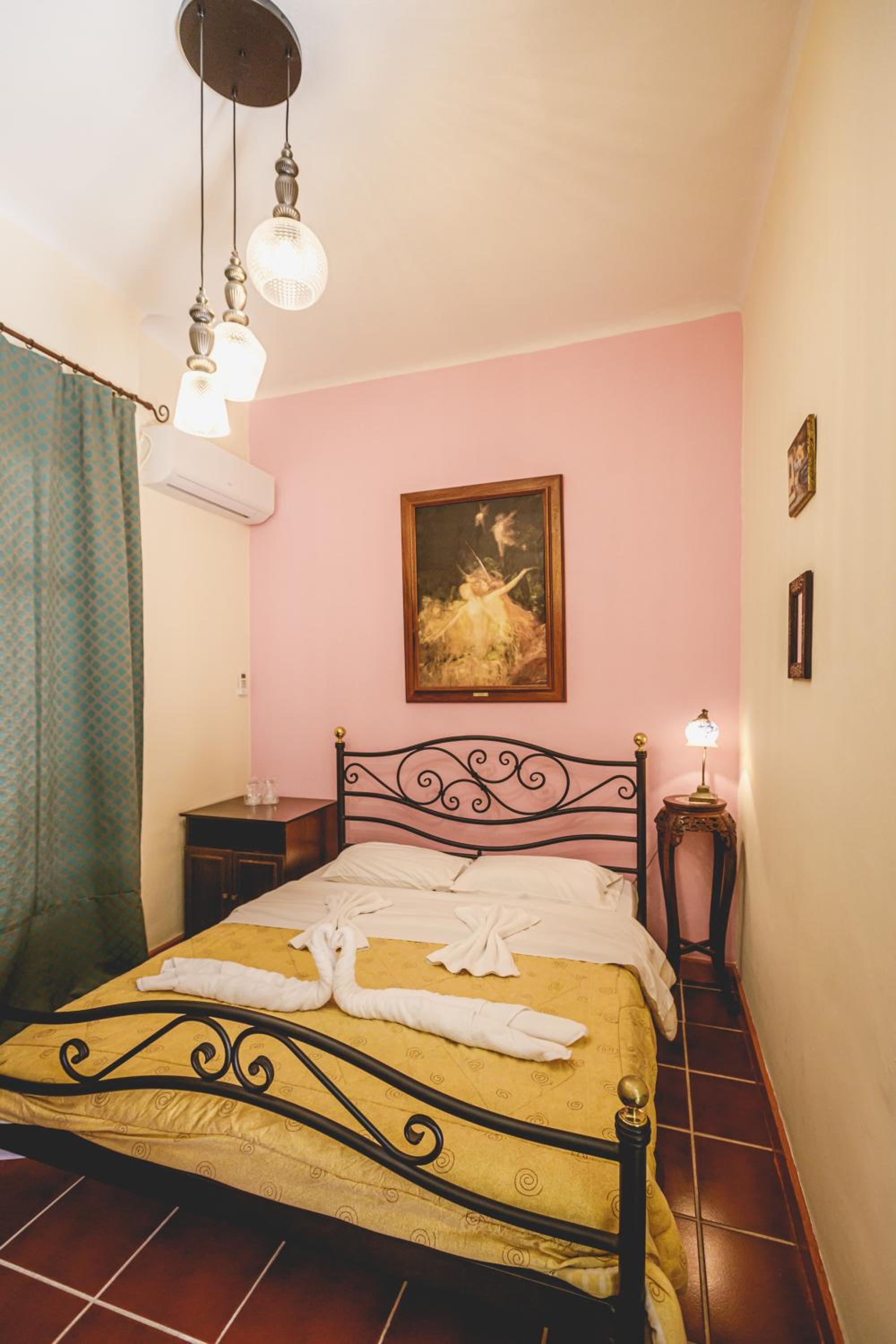 Standard Double Room - Building D - Photo 14