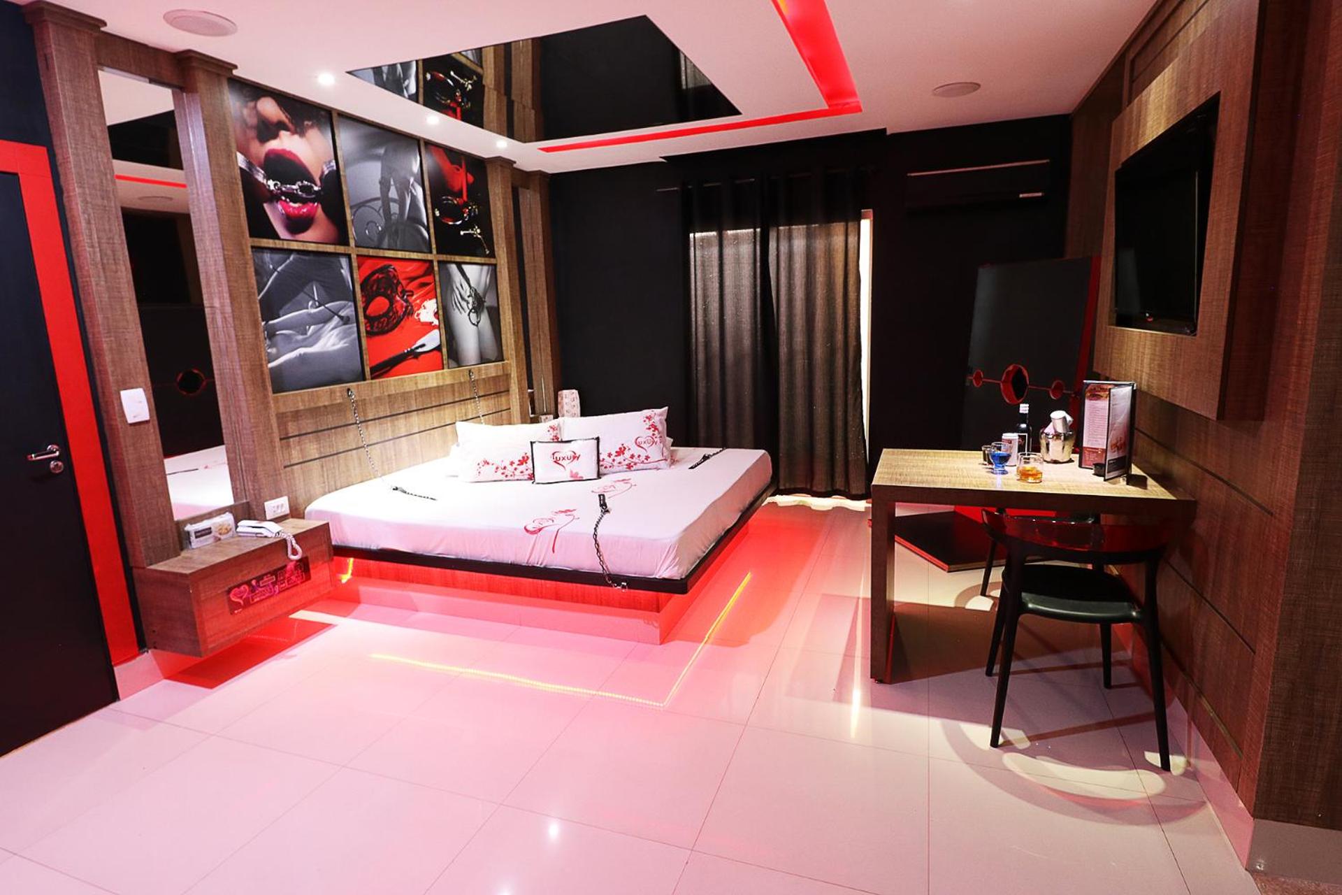 Double Room with Spa Bath - Photo 6