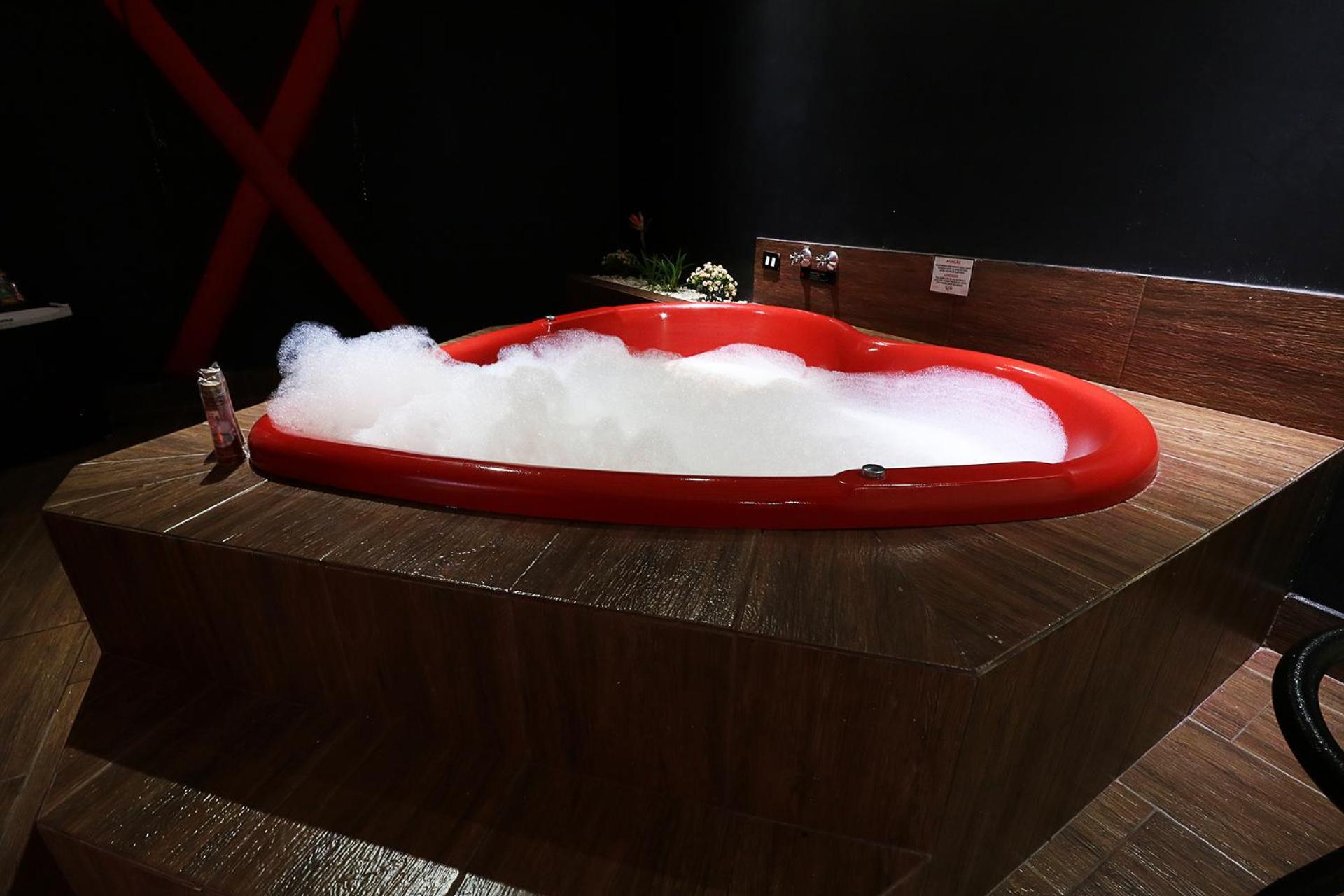Double Room with Spa Bath - Photo 3