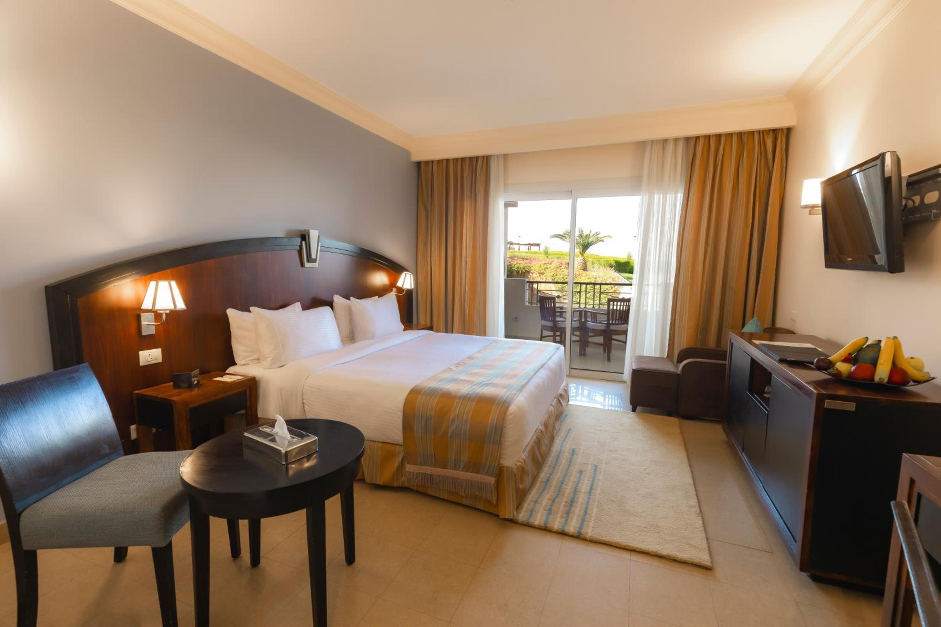 Comfort Room with Garden View - Photo 2