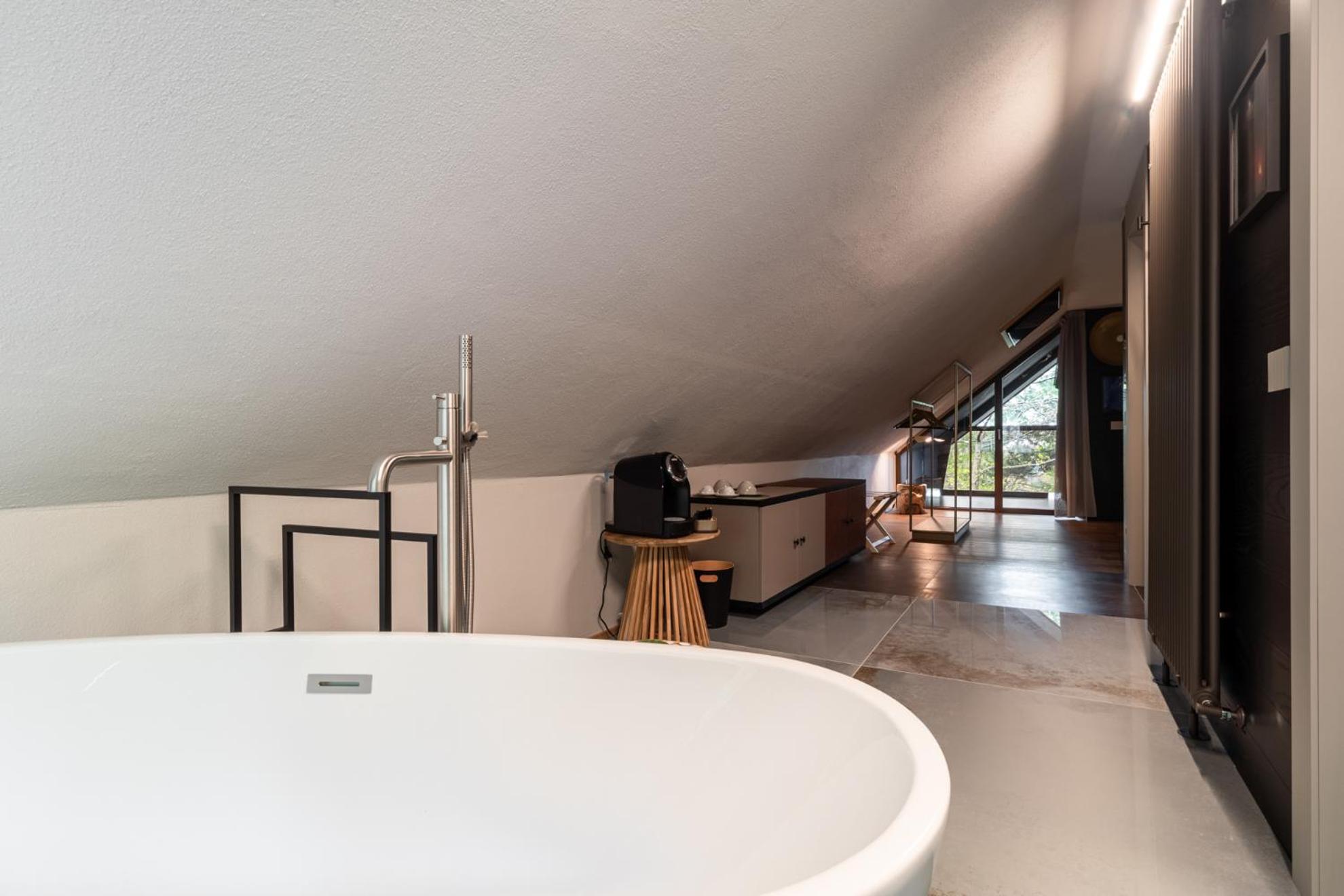 Deluxe Double Room with Bath photo 3