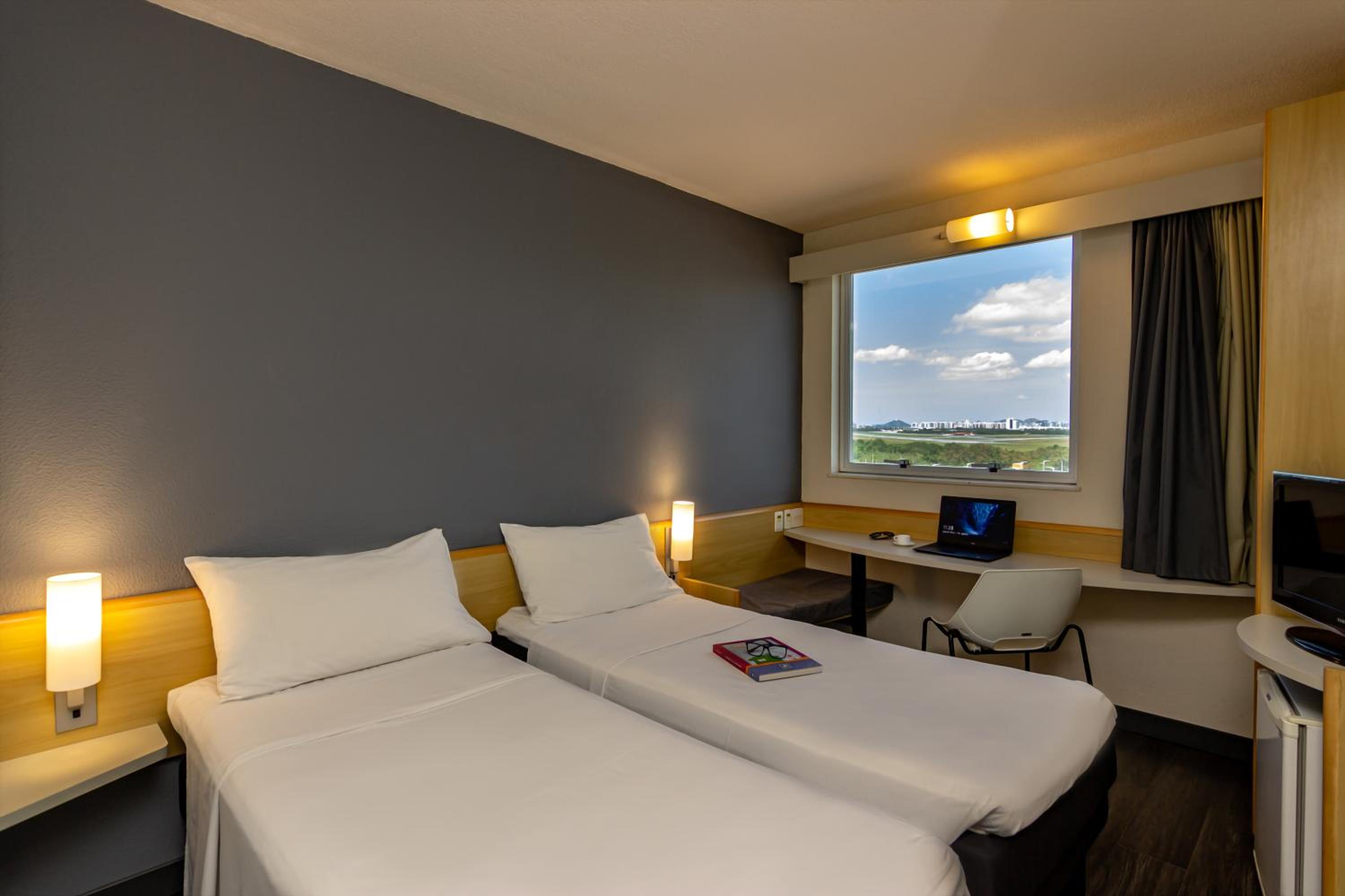 Standard Twin Room - Photo 3