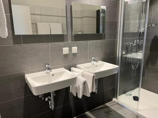 Premium Quadruple Room - Photo 5