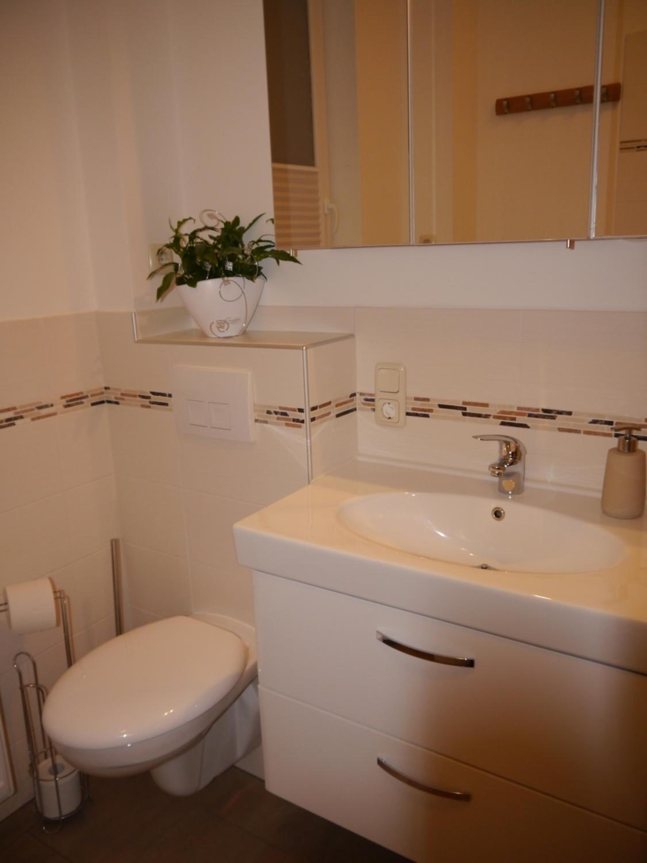Two-Bedroom Apartment - Photo 2