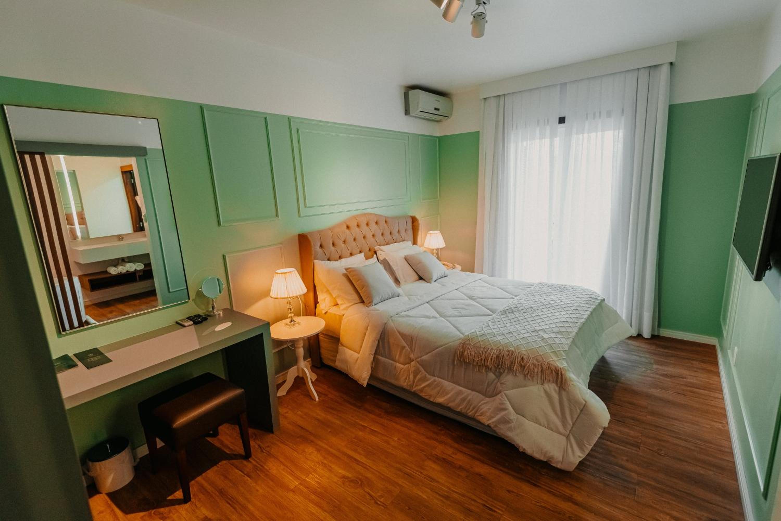 Queen Suite