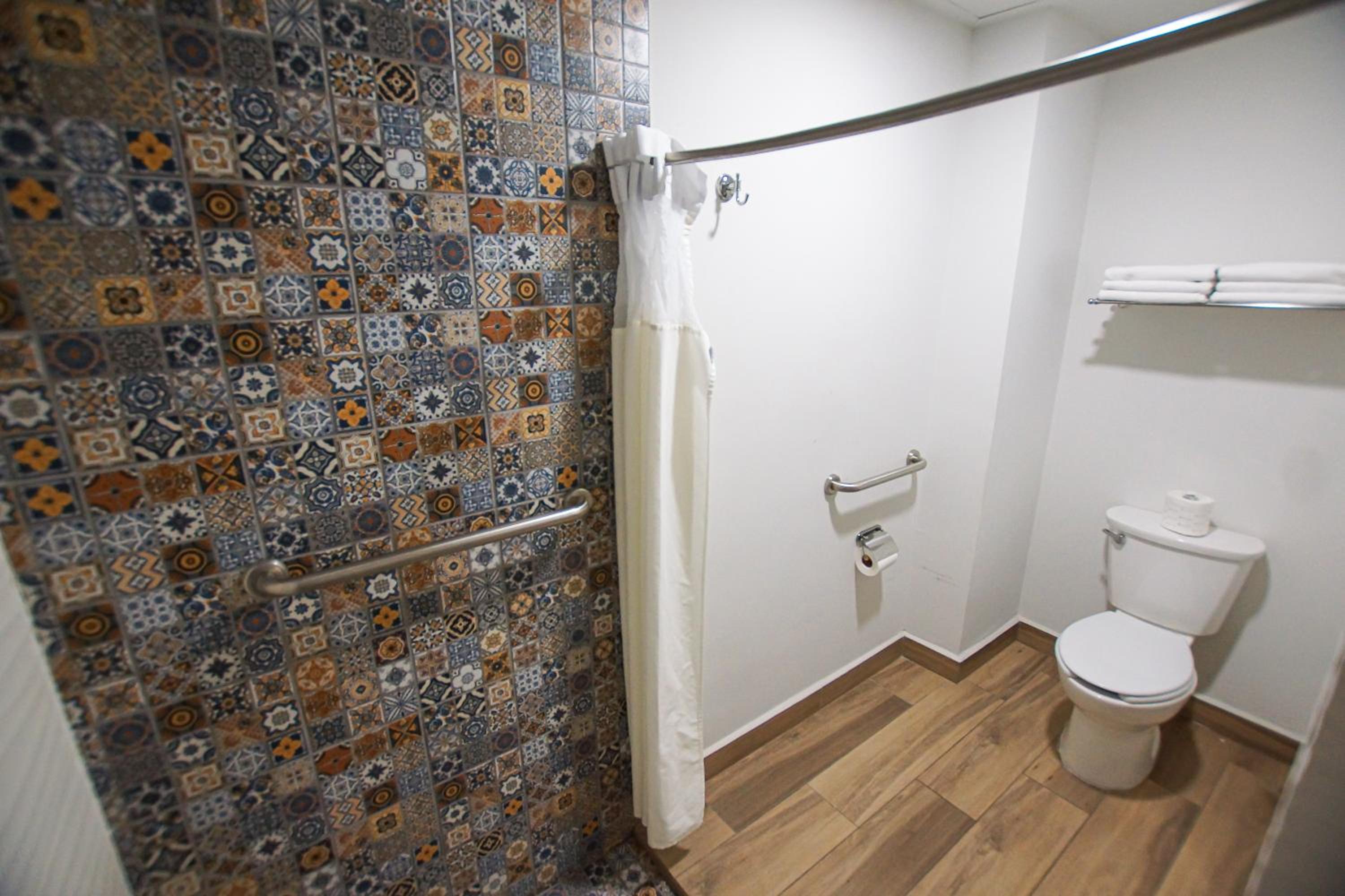 Suite with Two Double Beds - Photo 3