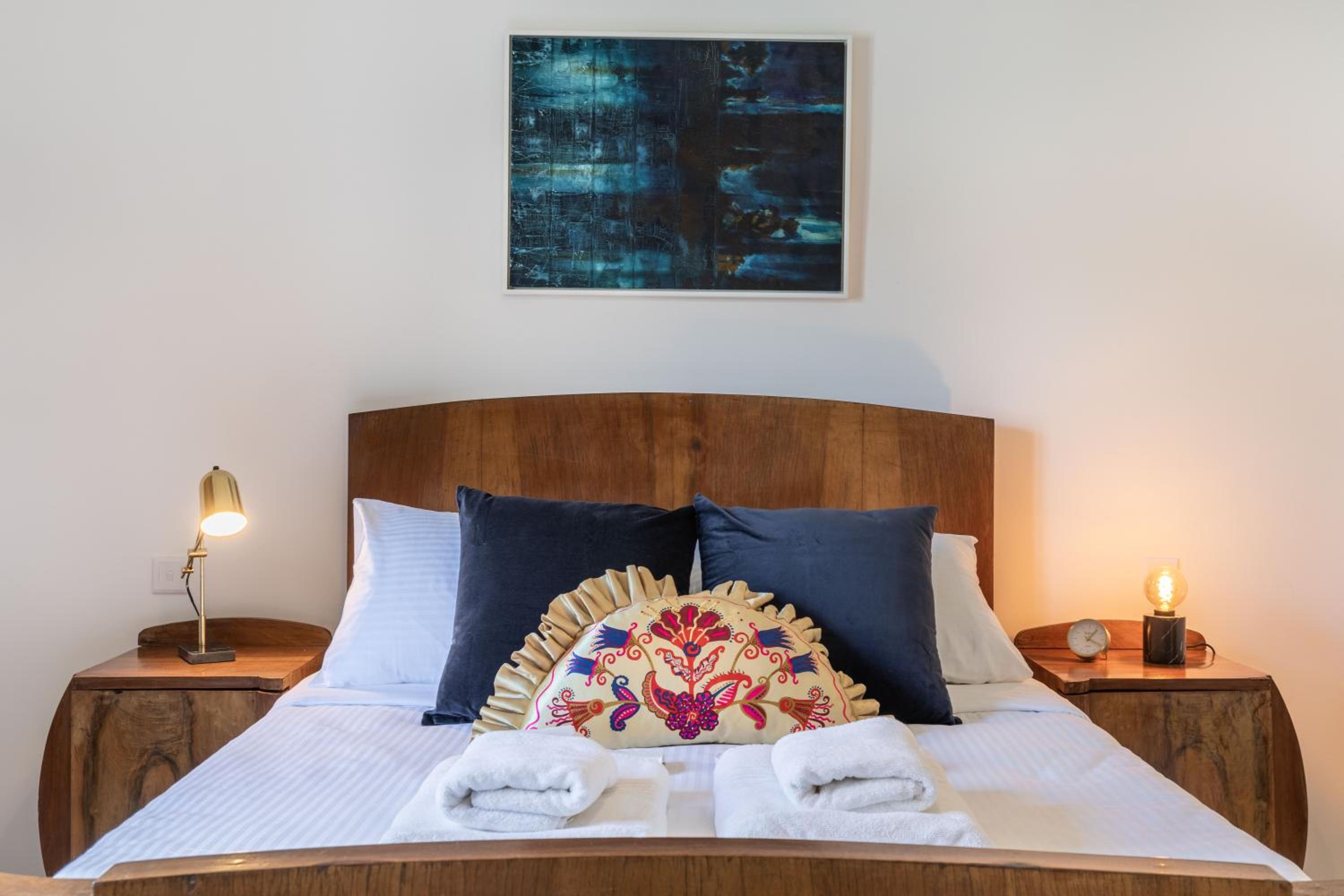 Deluxe Double Room with Balcony - Photo 8