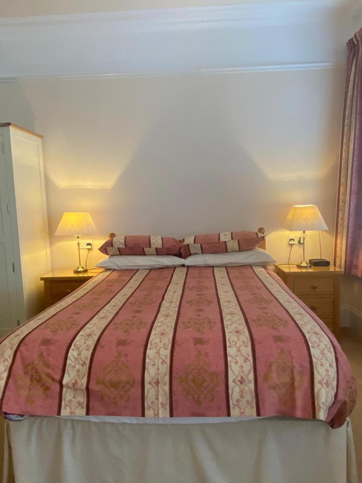 Small Twin Room photo 2