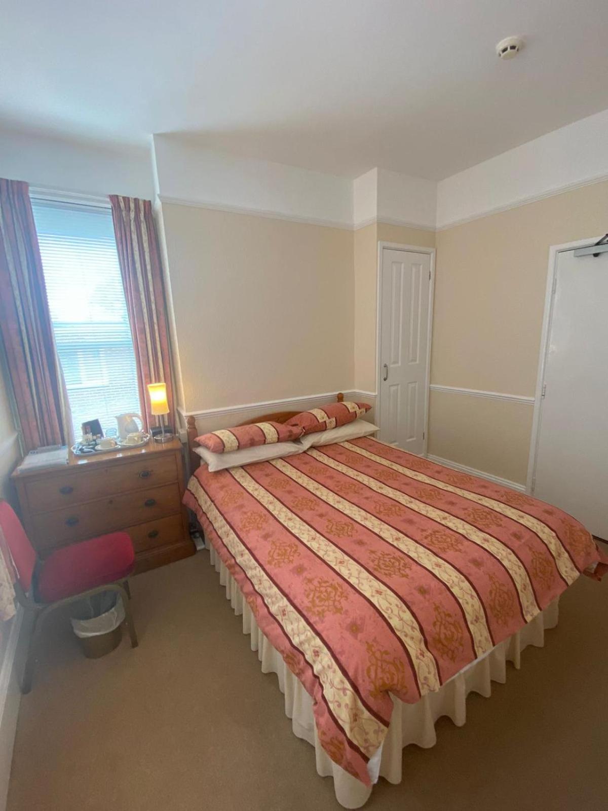 Small Double Room photo 1