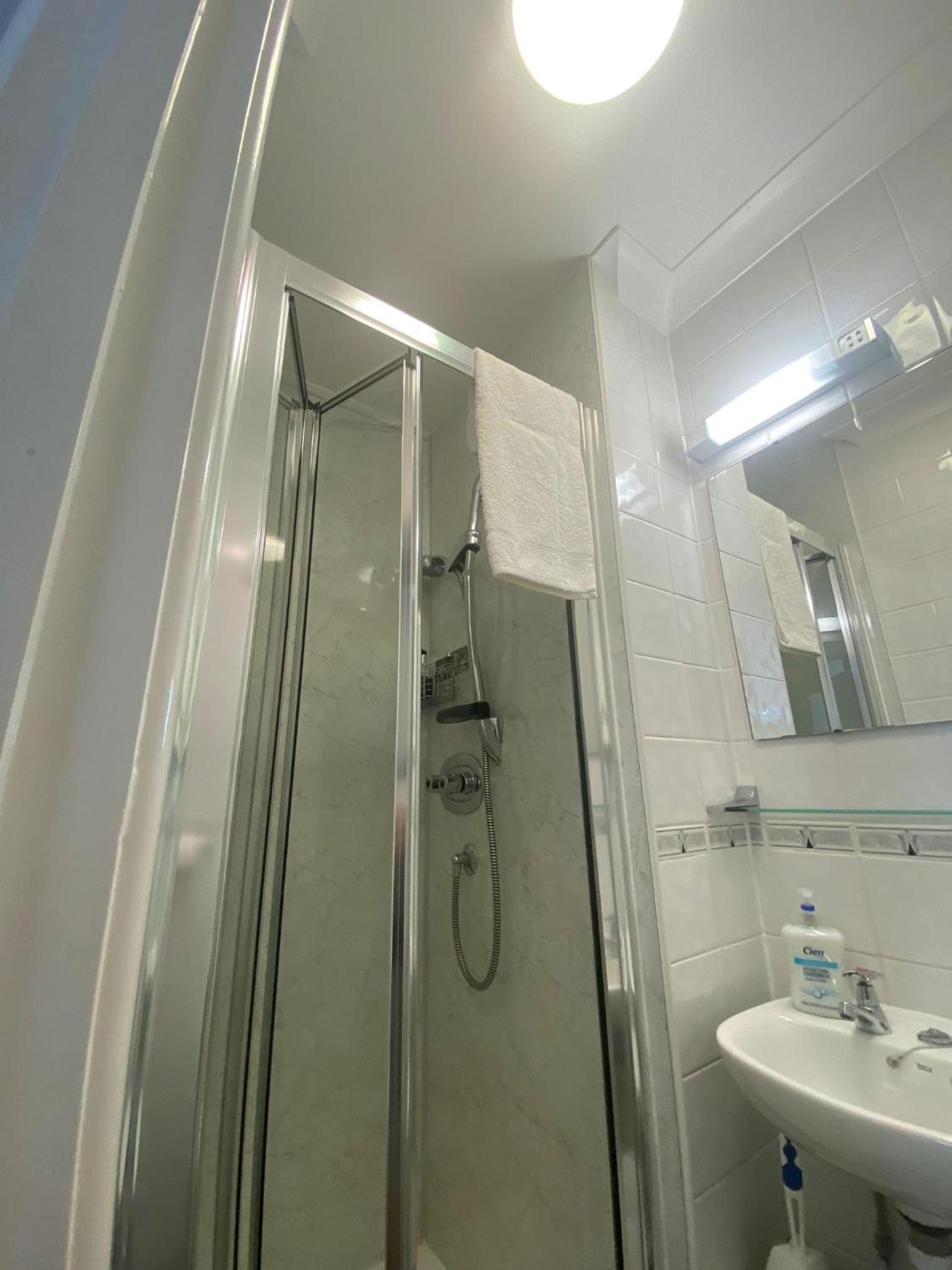 Small Double Room photo 3