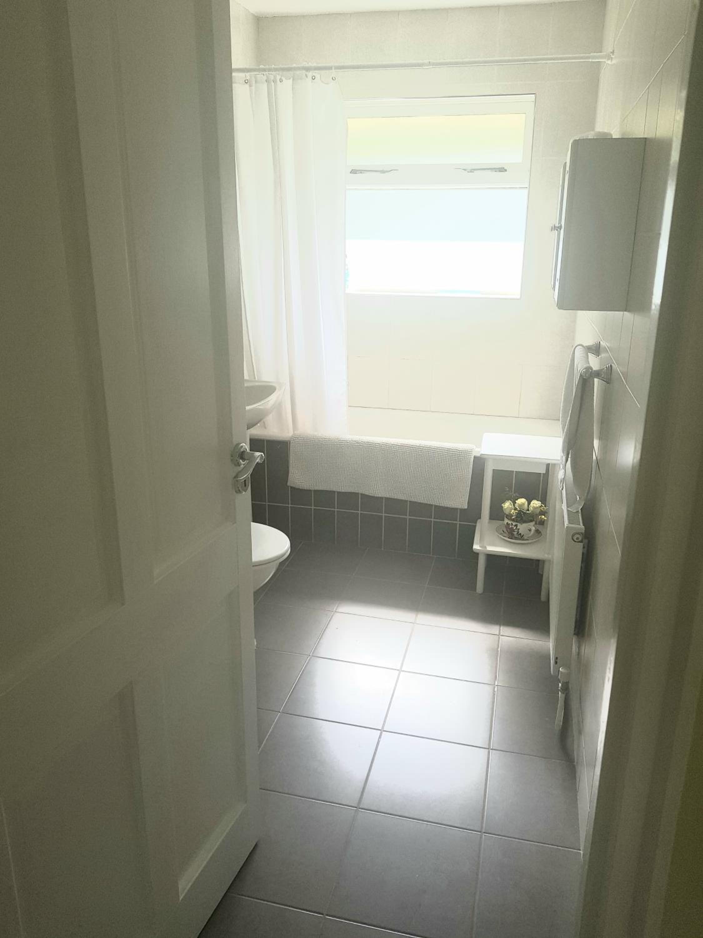 Small Double Room - Photo 9