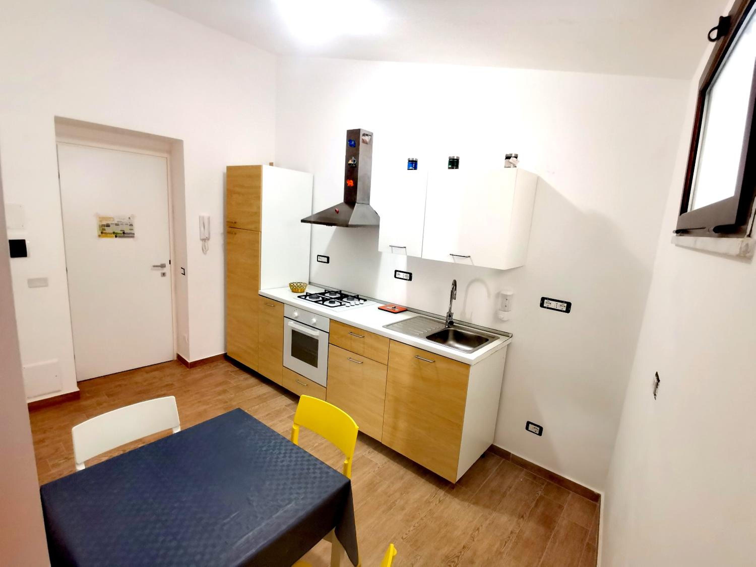 Two-Bedroom House - Photo 3