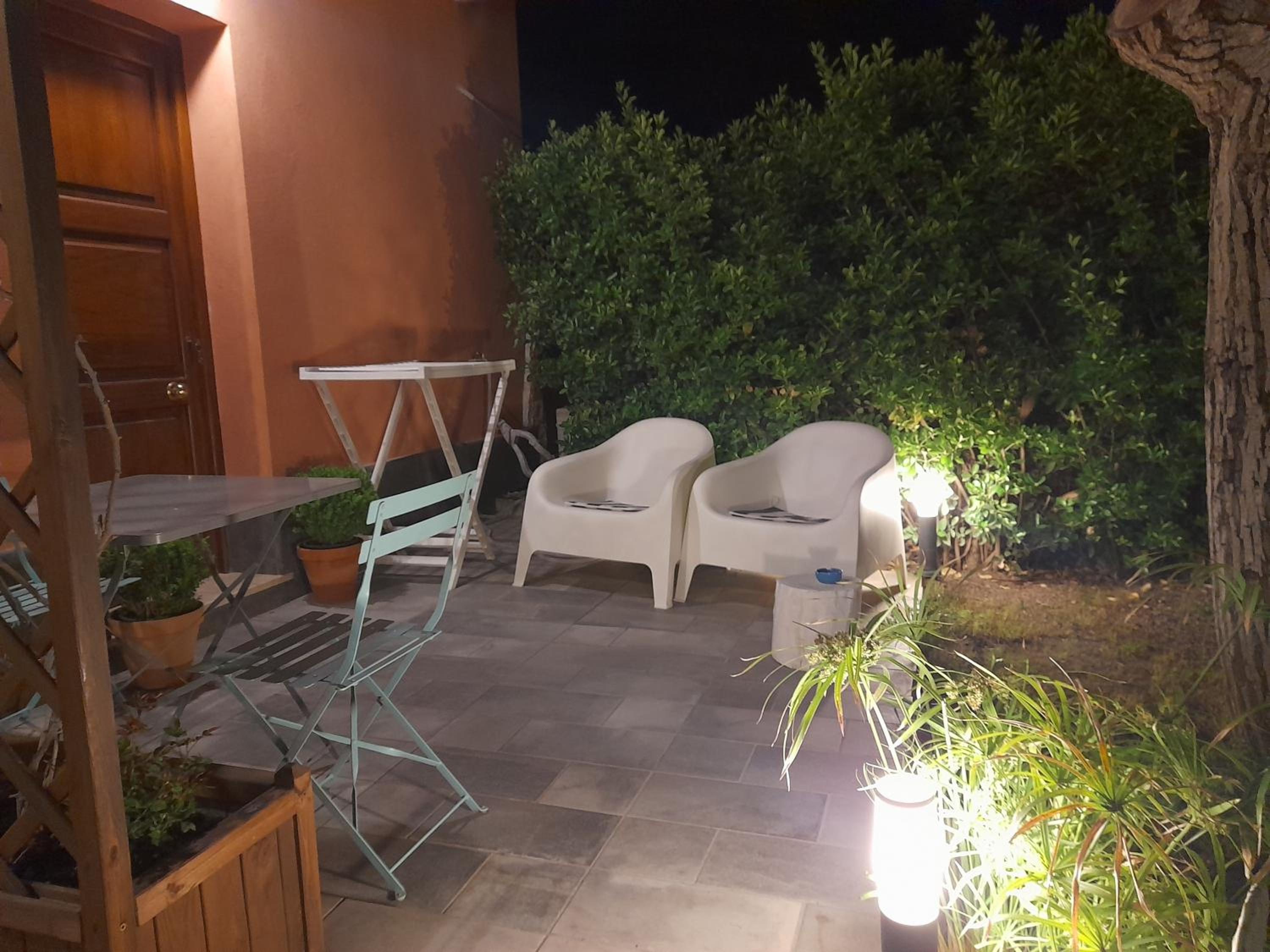 King Room with Garden View - Photo 4