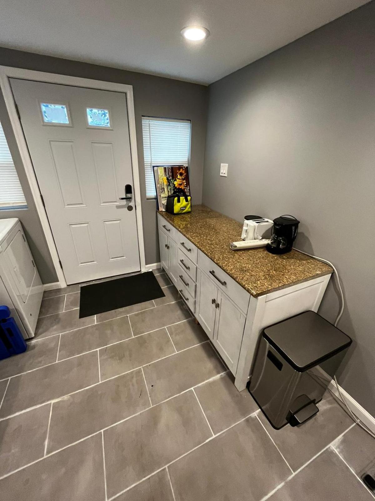 Studio Apartment - Photo 11