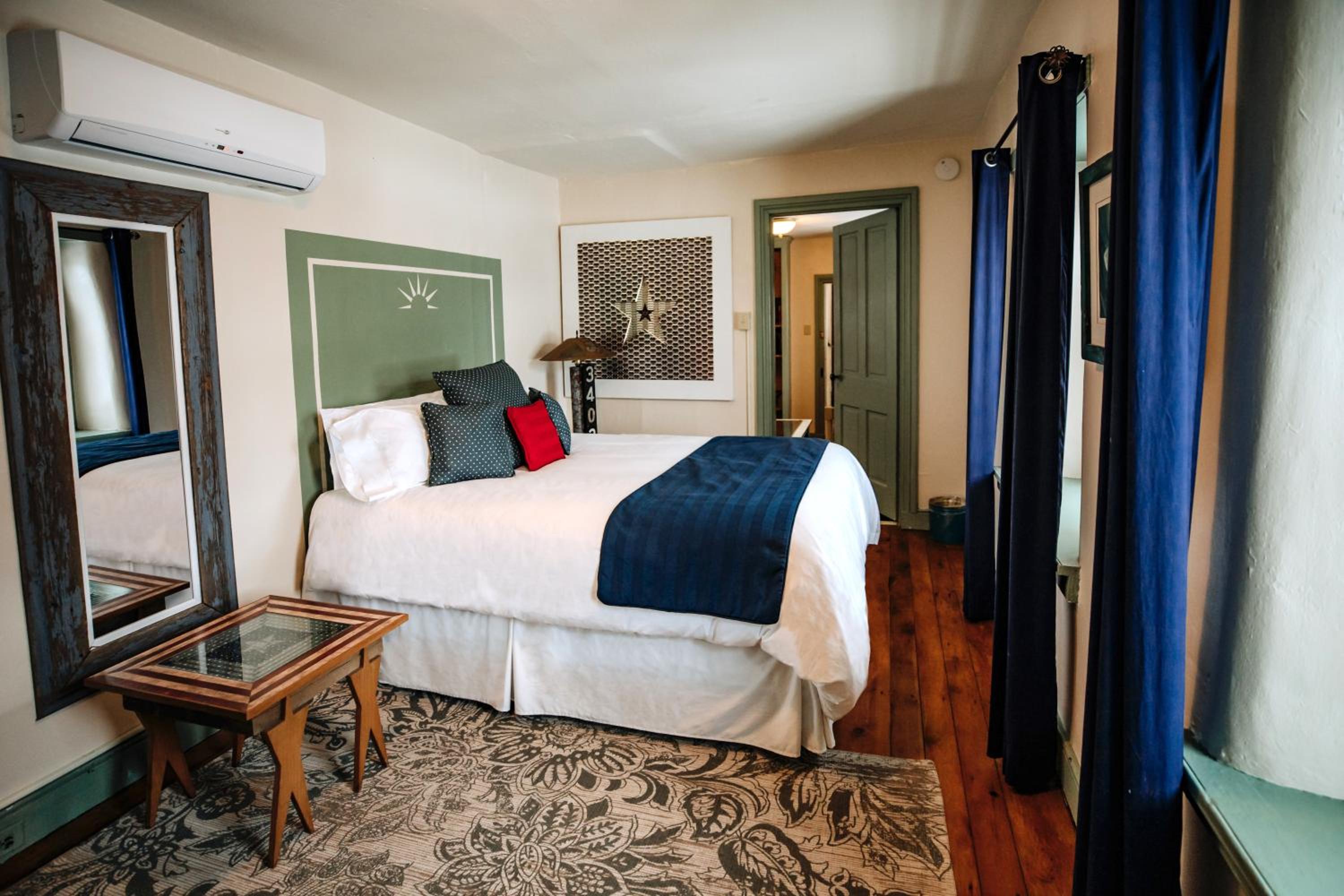 Deluxe Double Room with Bath