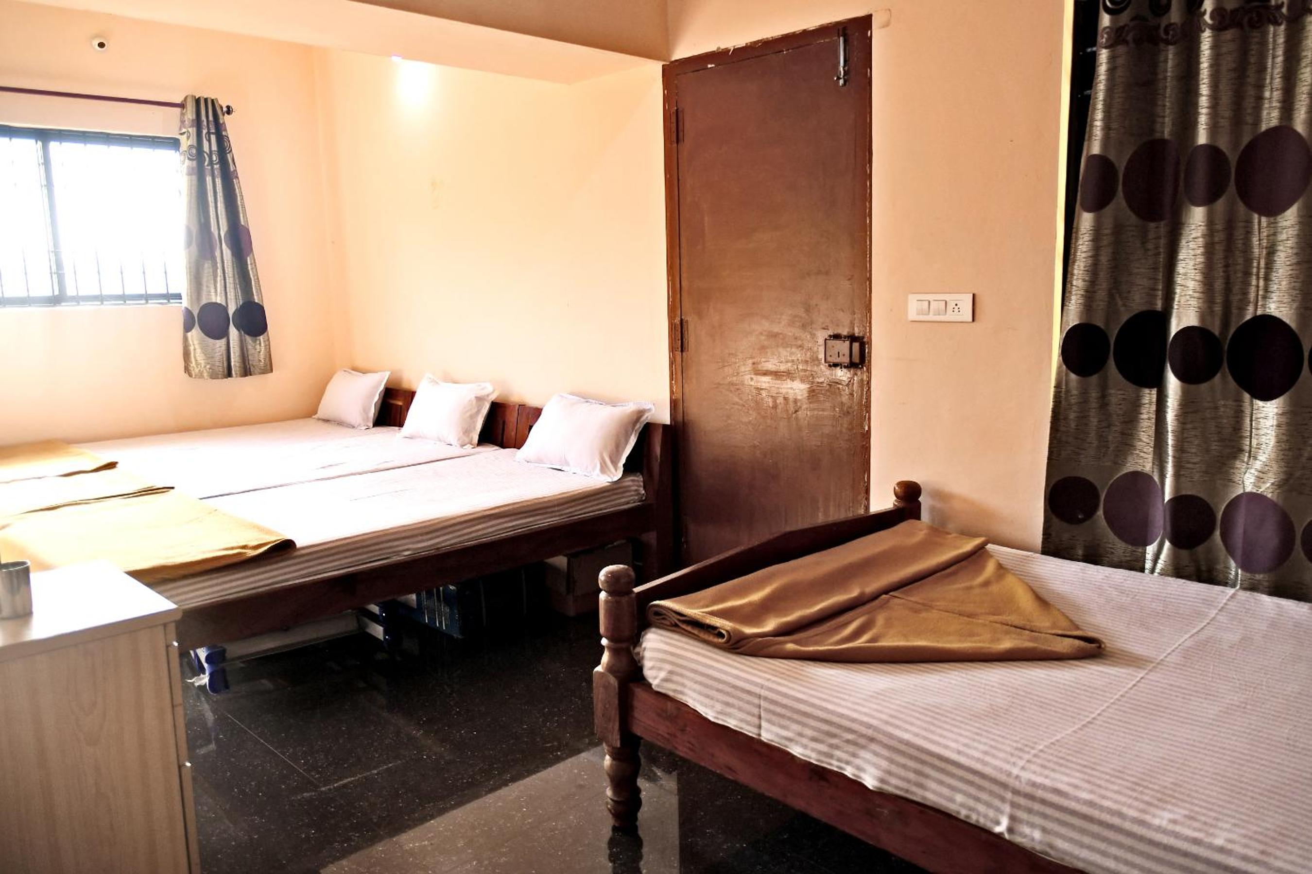 Mixed Dormitory Room photo 1