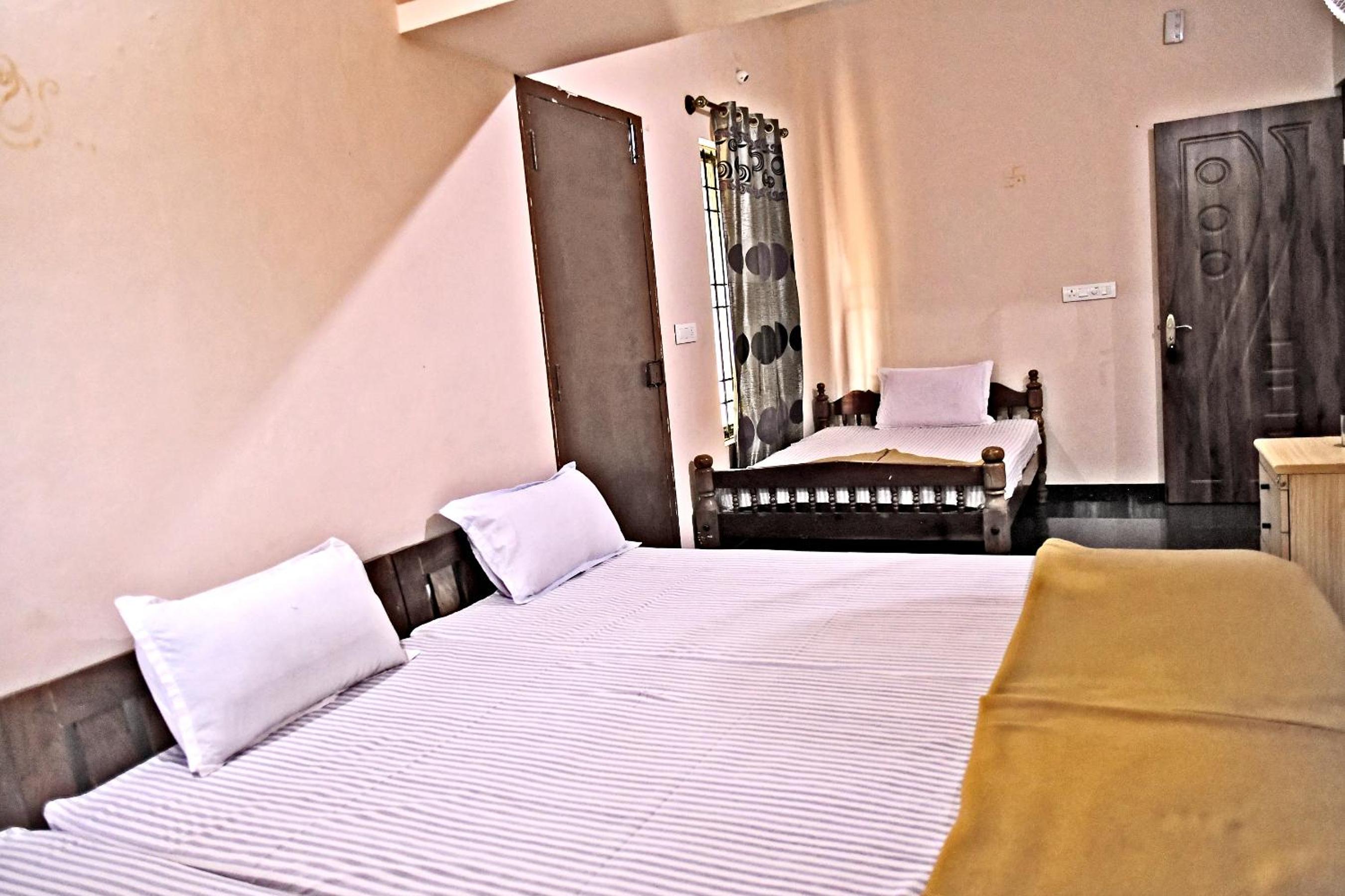 Mixed Dormitory Room photo 3