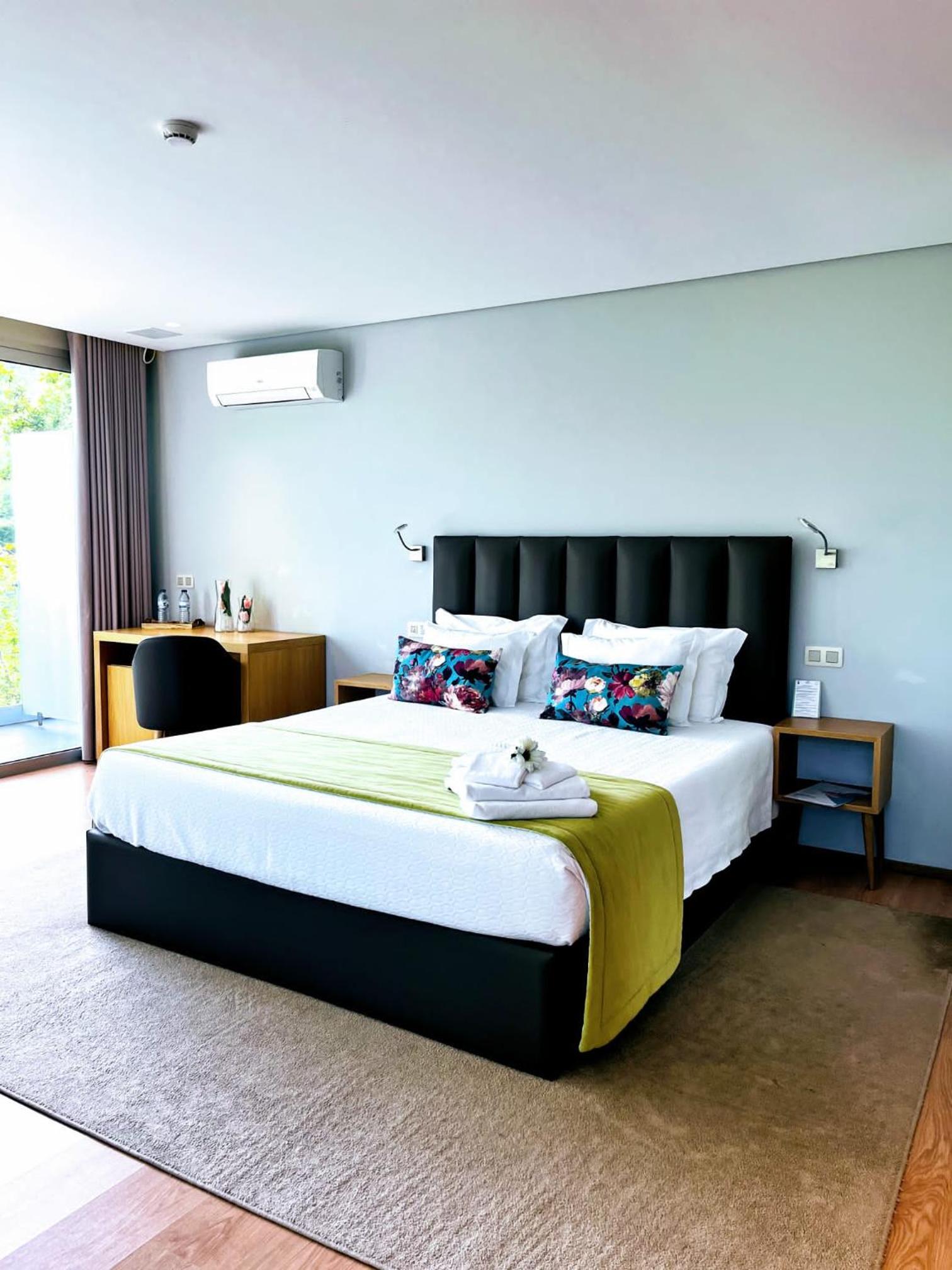 Deluxe Queen Suite - Photo 1