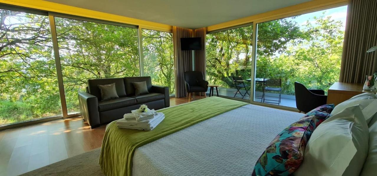 Deluxe Queen Suite - Photo 2