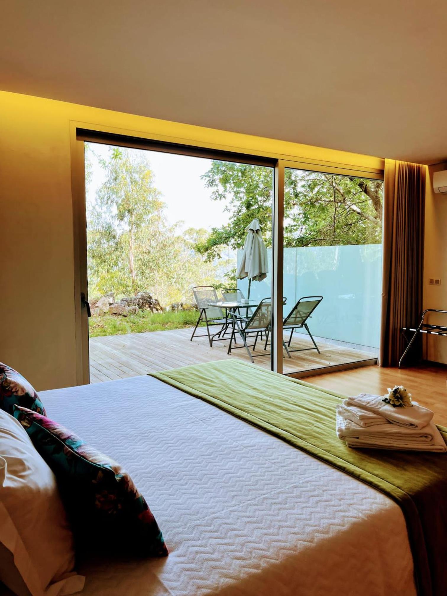 Deluxe King Suite - Photo 2