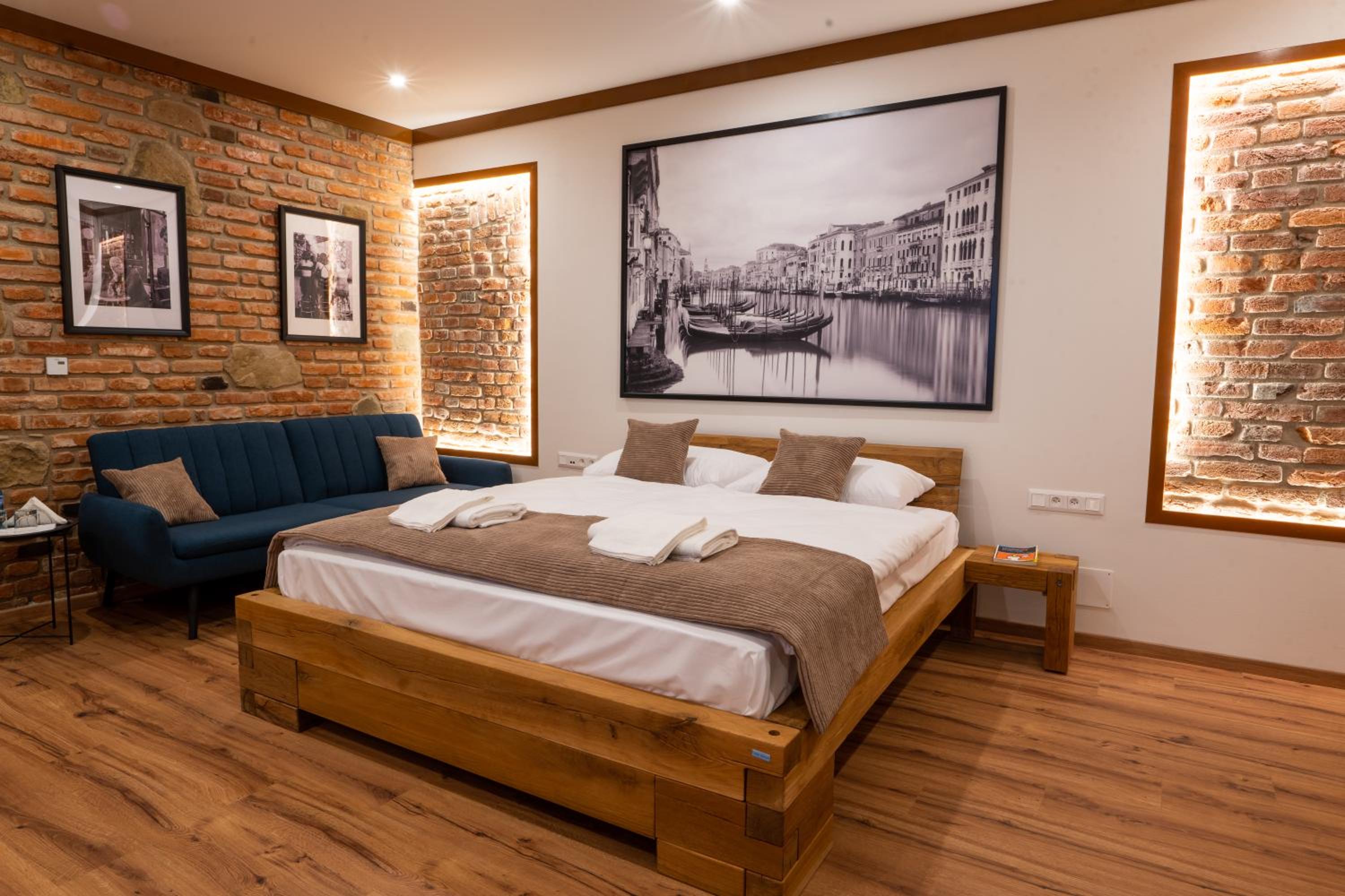 Superior King Room - Photo 1