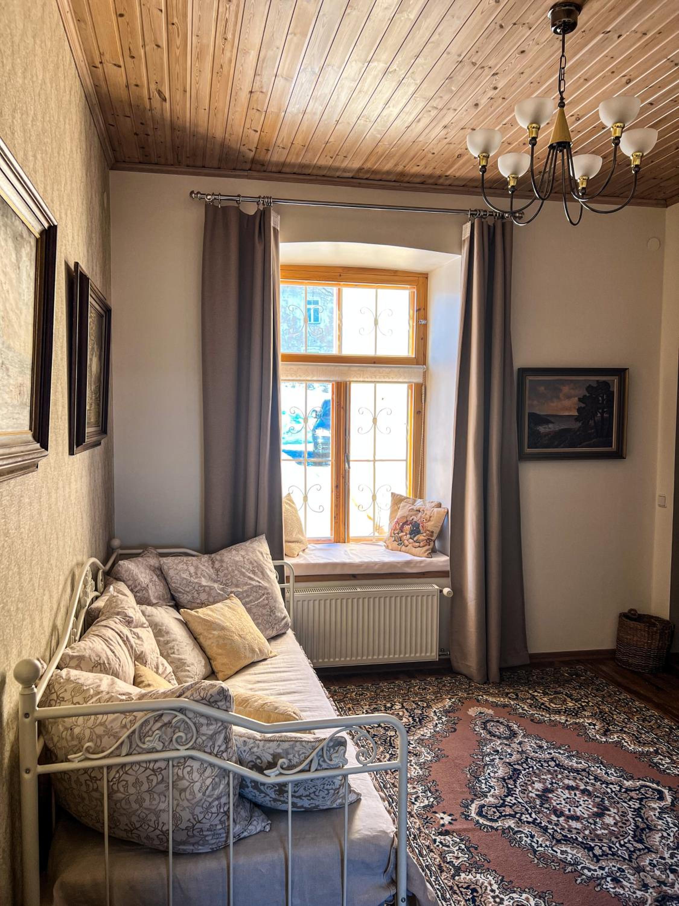 Two-Bedroom Apartment - Photo 11