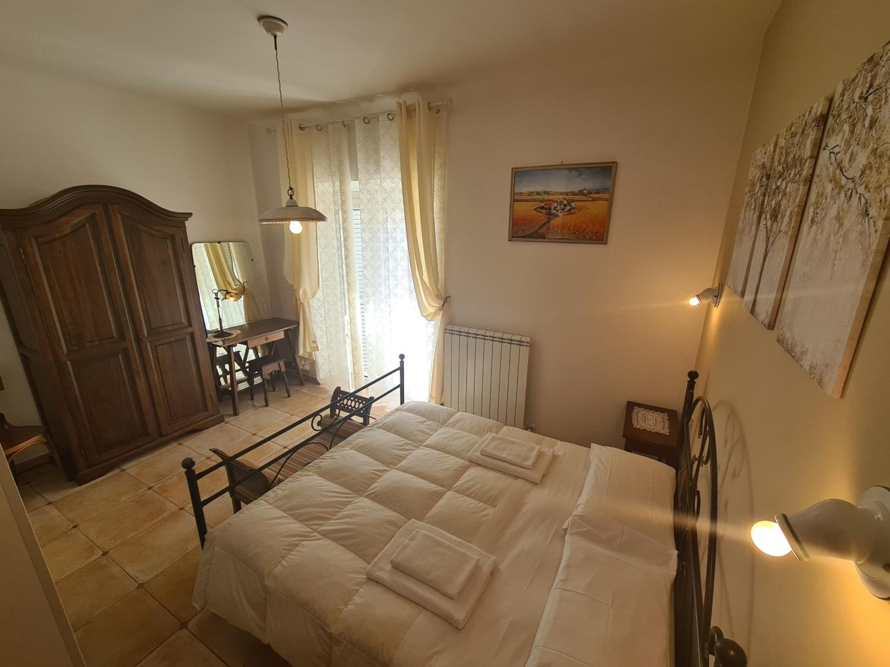 Economy Double Room photo 2