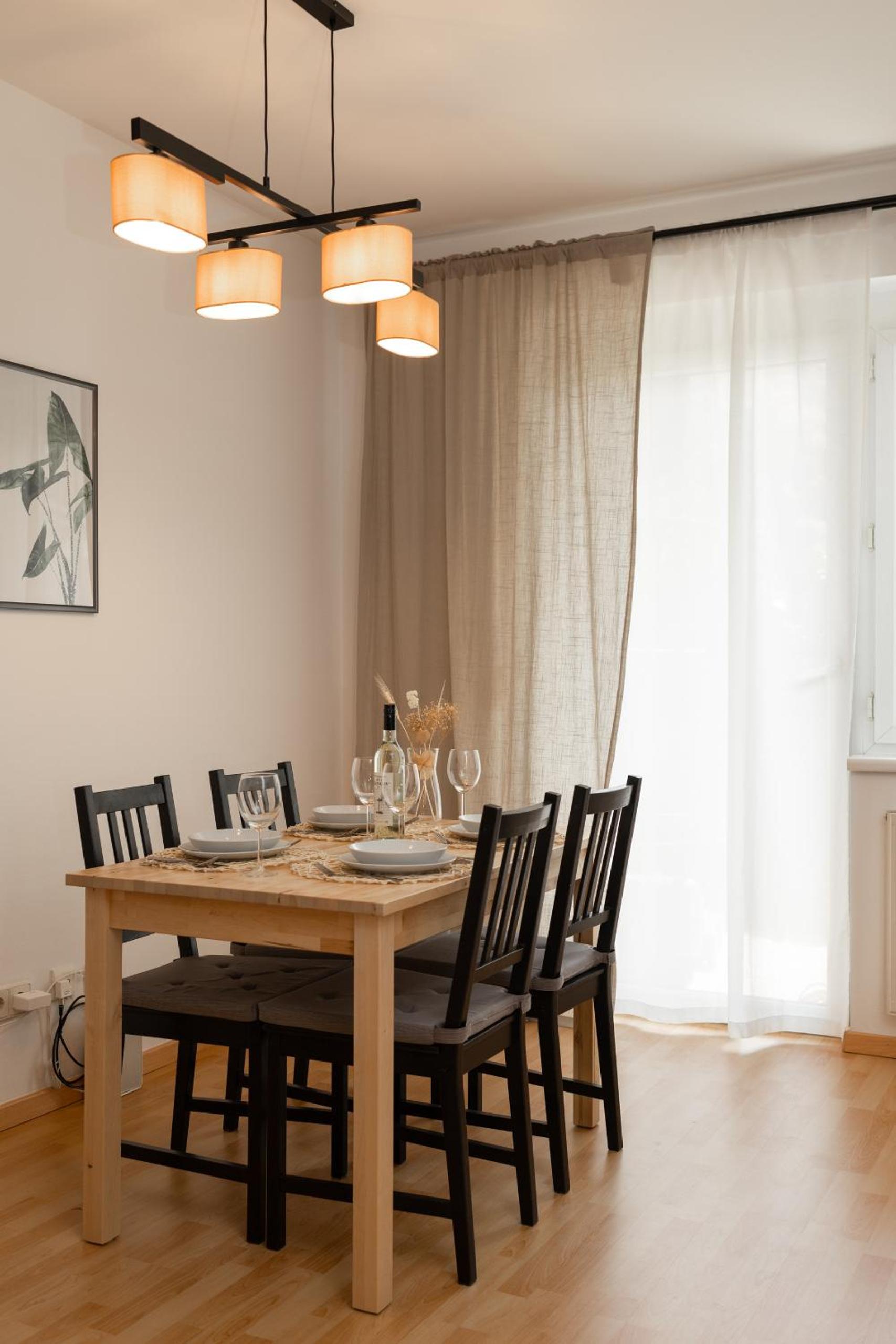 One-Bedroom Apartment - Photo 3