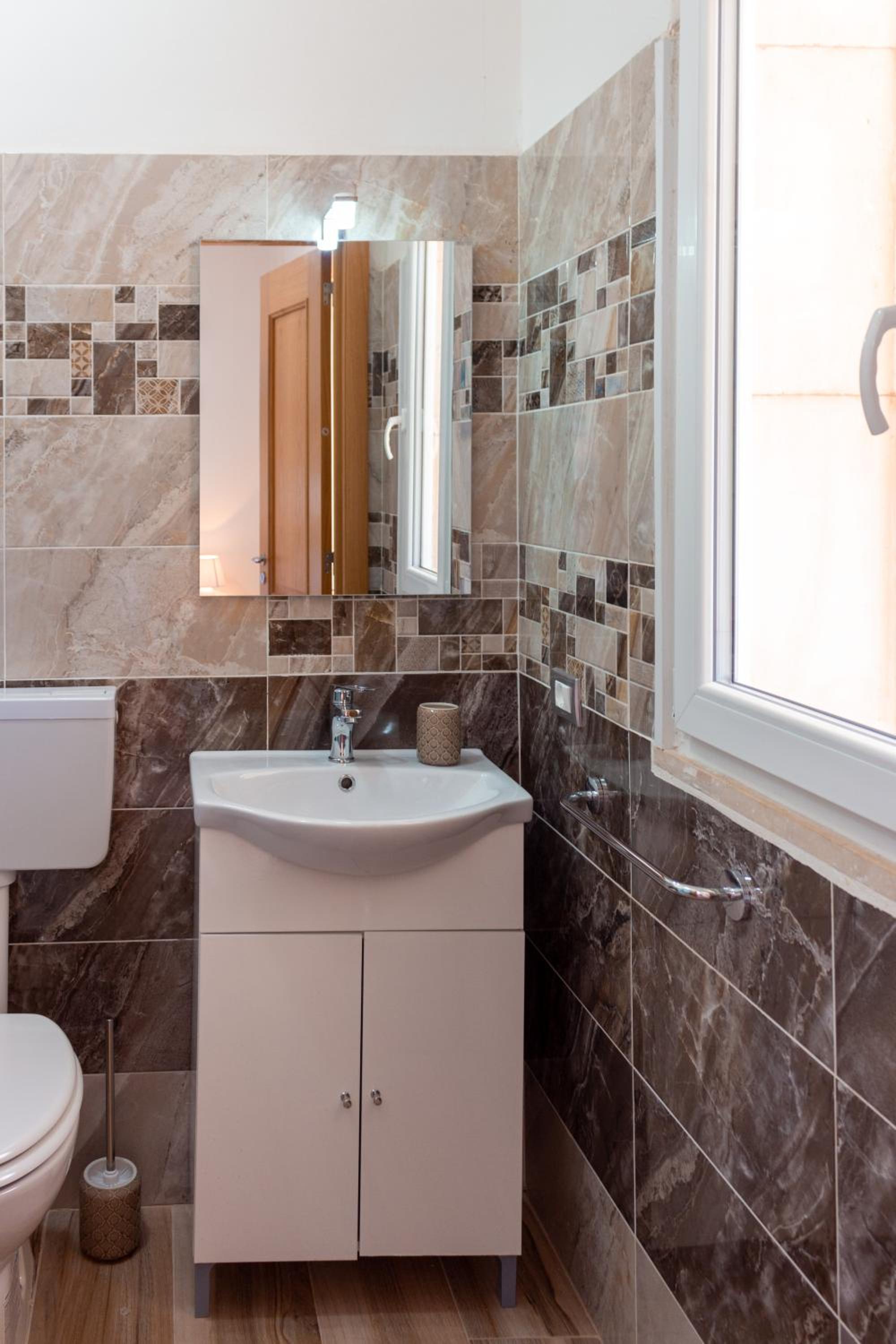 Comfort Triple Room with Shower - Photo 43