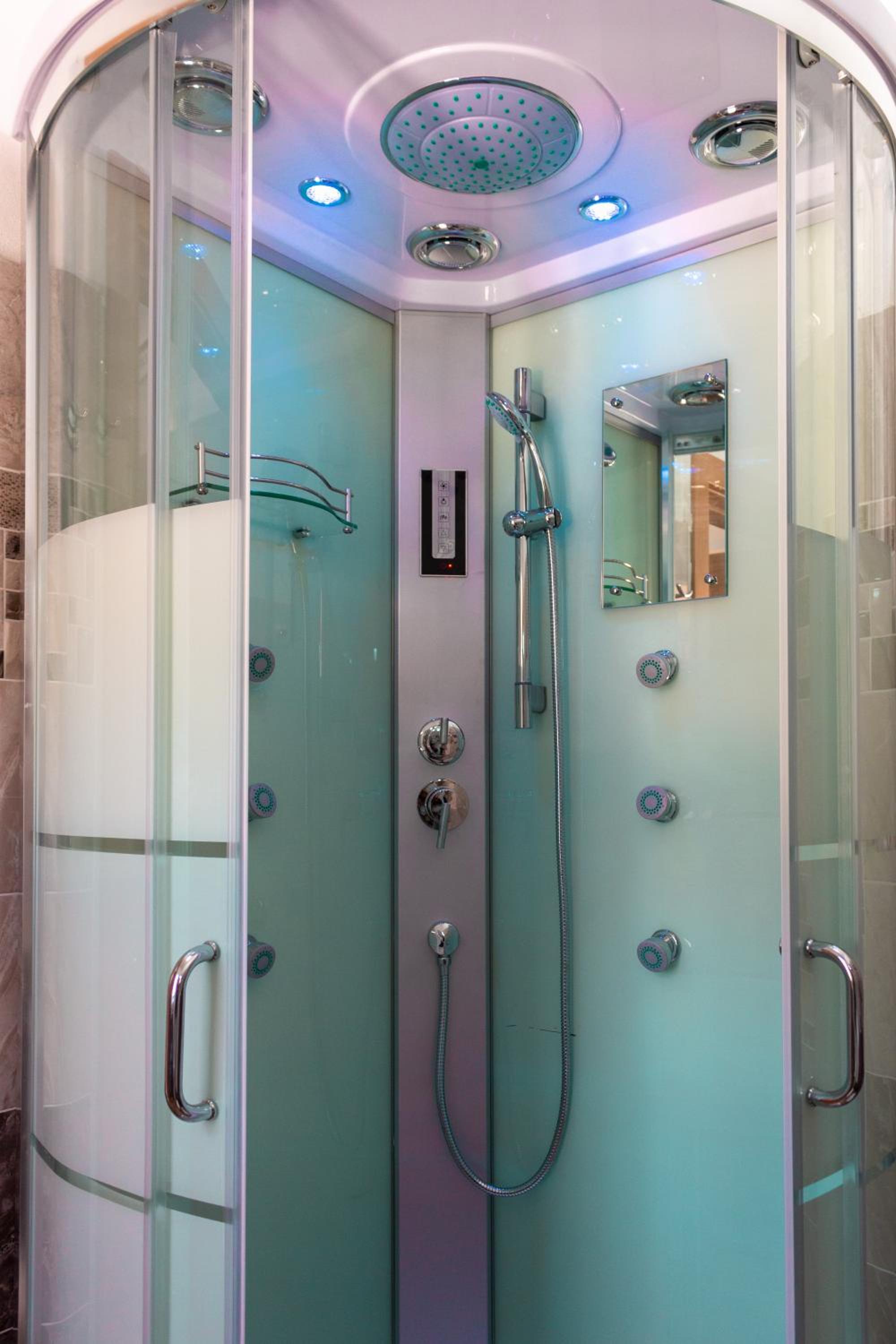 Comfort Triple Room with Shower - Photo 44