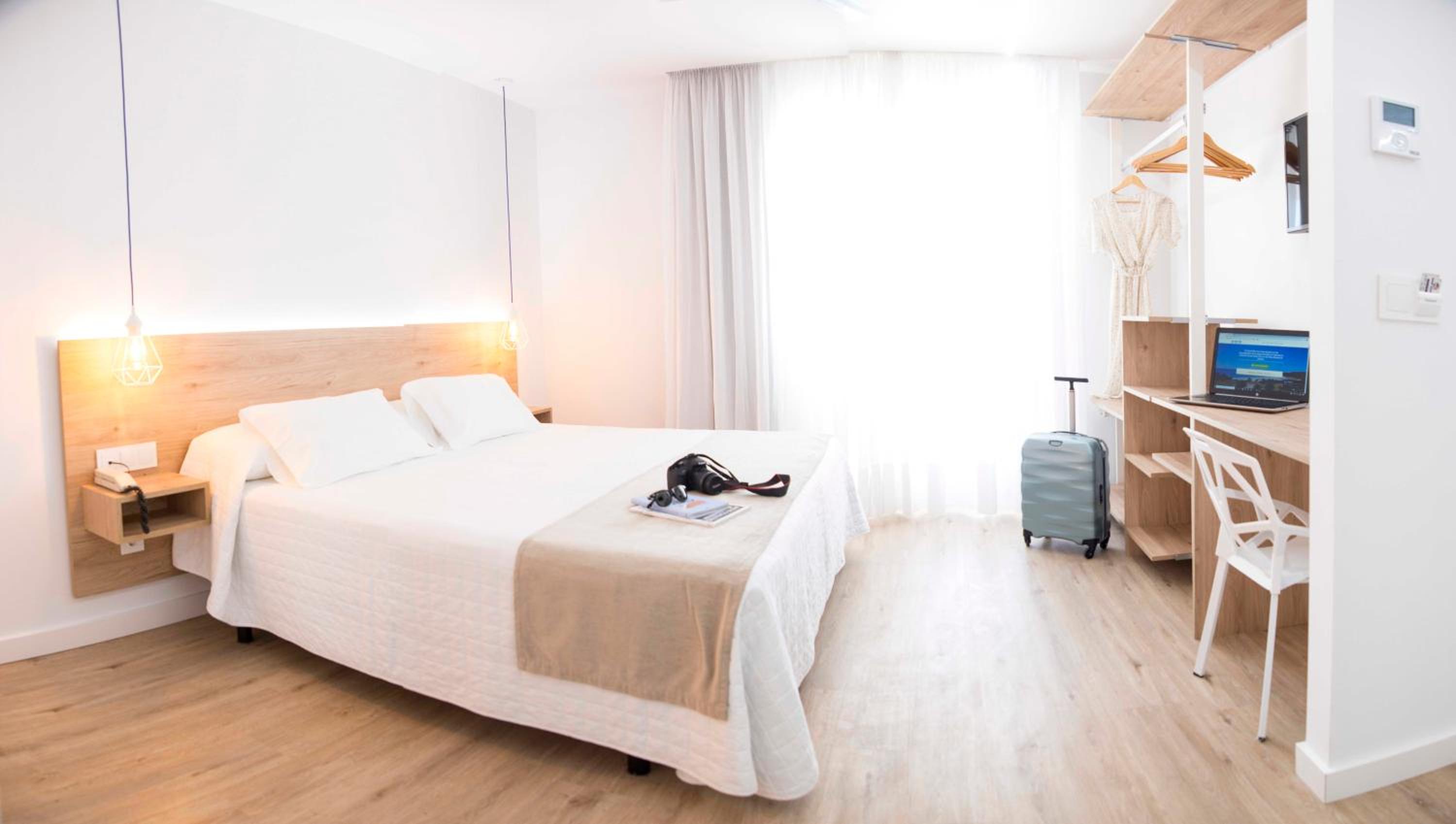 Double or Twin Room with Sea View