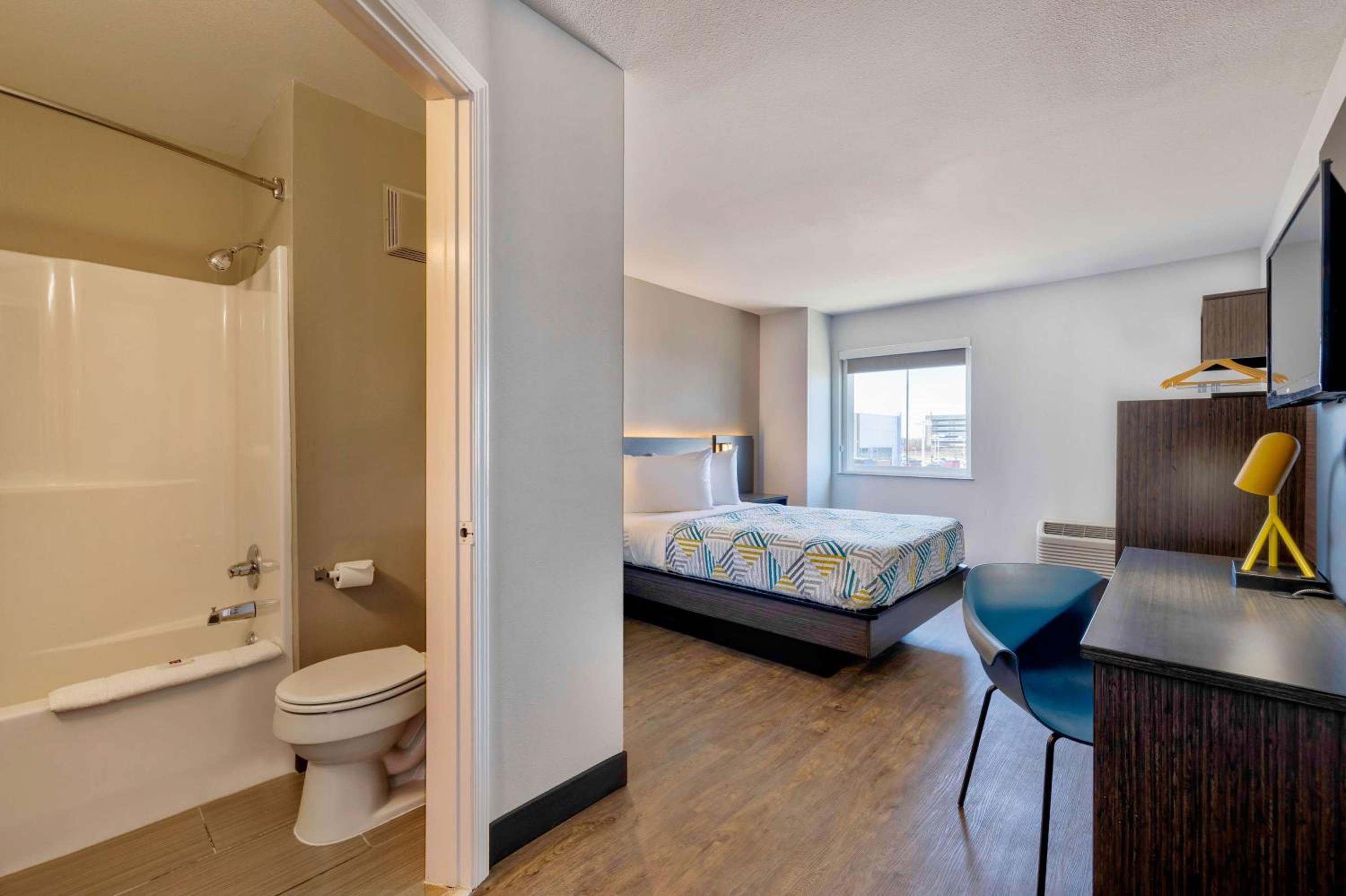 Deluxe Double Room - Non-Smoking - Photo 4